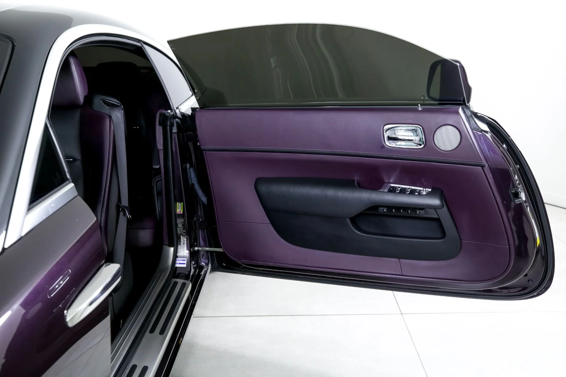 mph010_1014677415_Used_2018_Rolls_Royce_Wraith_1744735509_2a5a26e6b2