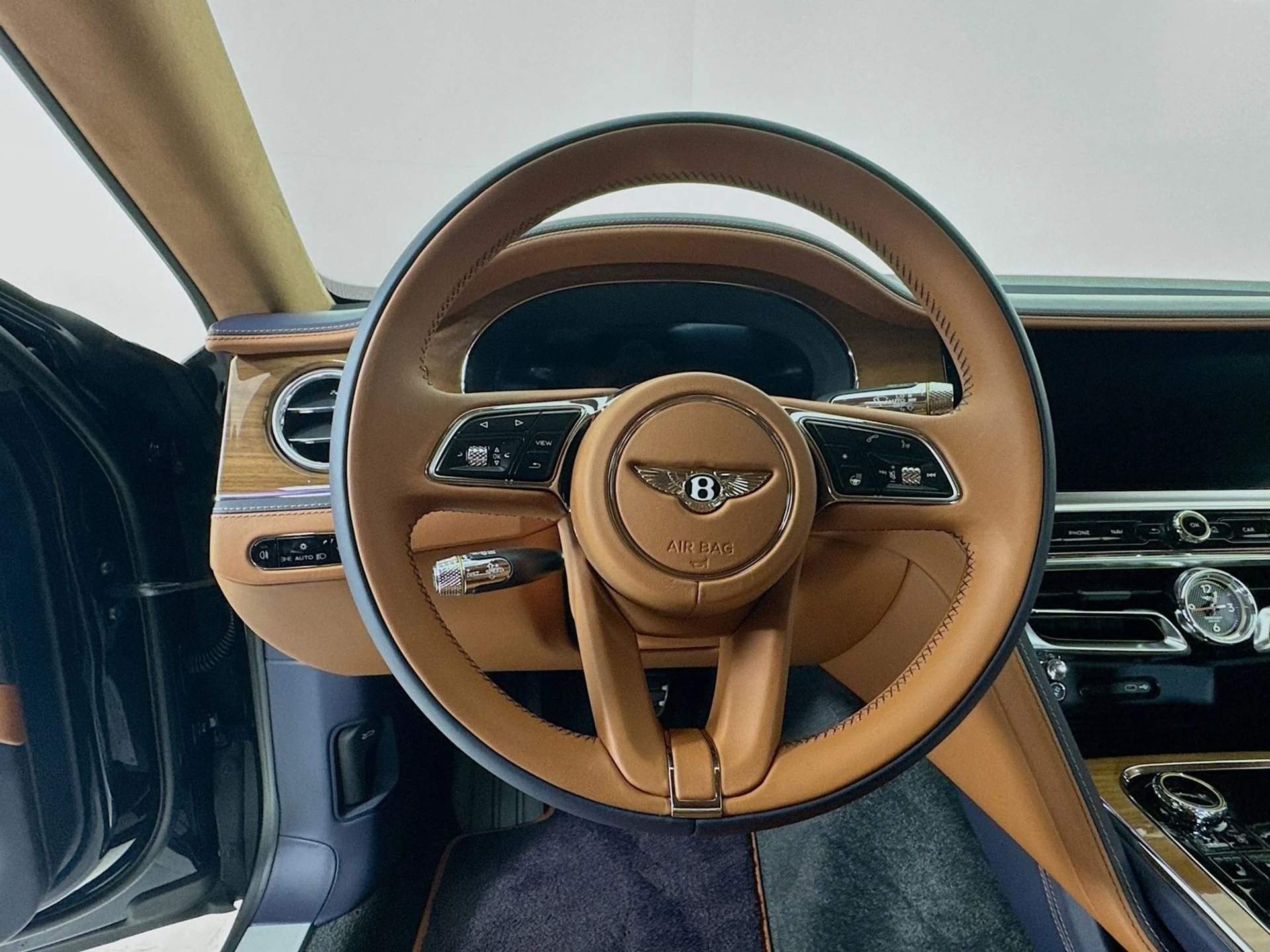 mph010_1015796652_efe3dead03996f40e8e4a56254152e04x_b1132ce0df