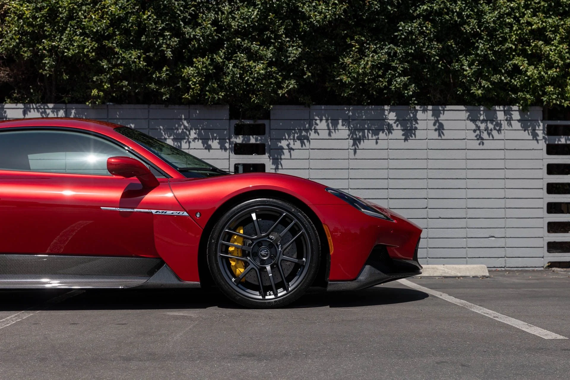 mph010_1016575237_Used_2022_Maserati_MC_20_1747769258_dbadab1a16