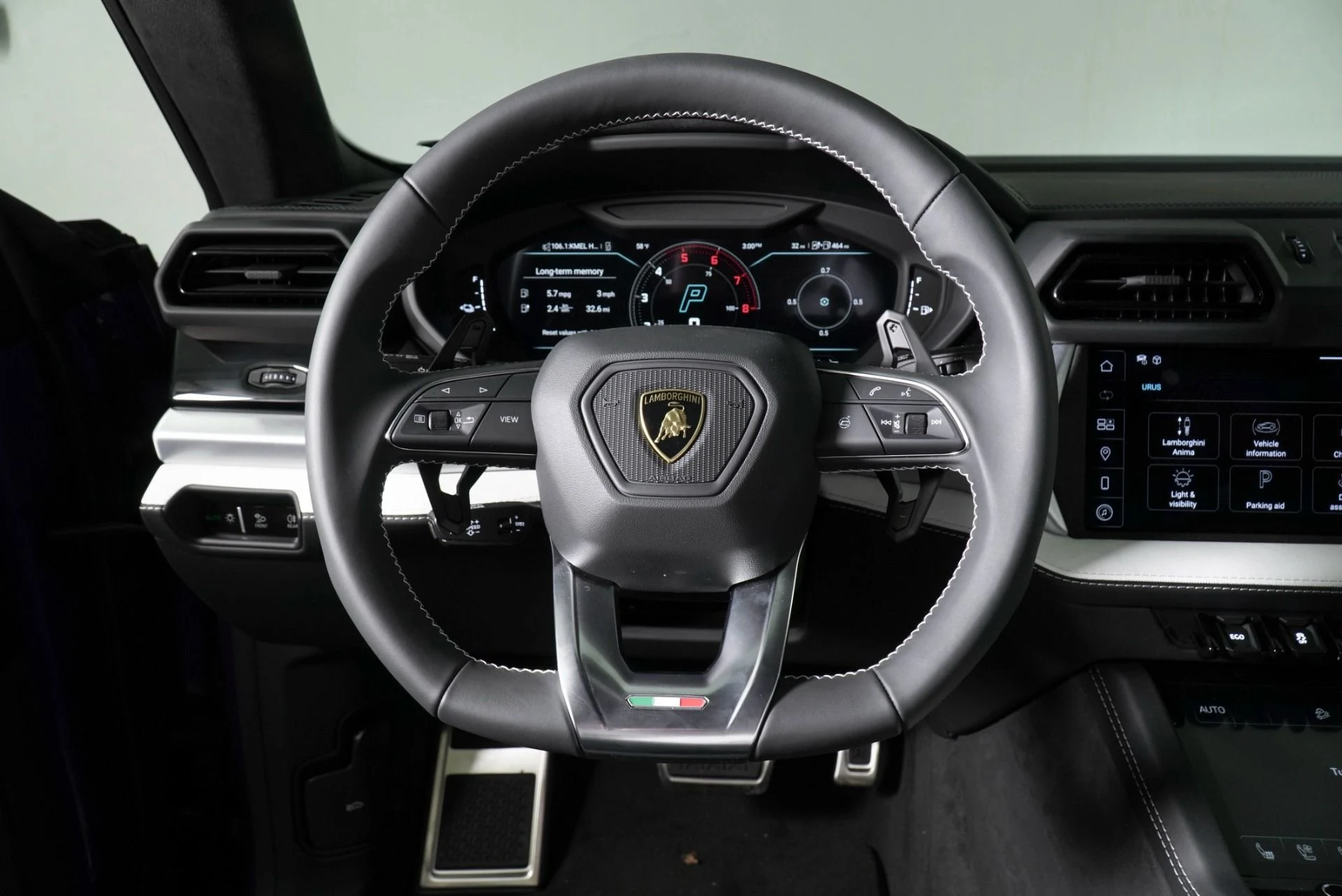 mph010_1017908967_New_2025_Lamborghini_Urus_SE_1772563707_35d3a75578