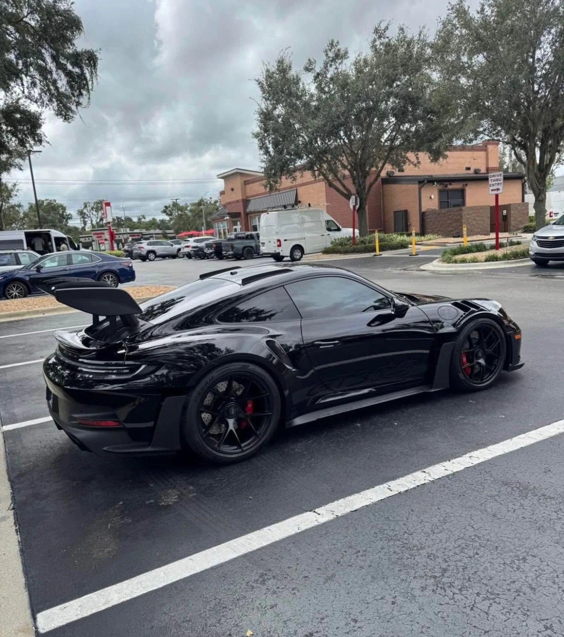 mph010_1023111257_Used_2024_Porsche_911_GT_3_RS_1761078732_eae6fd87c6