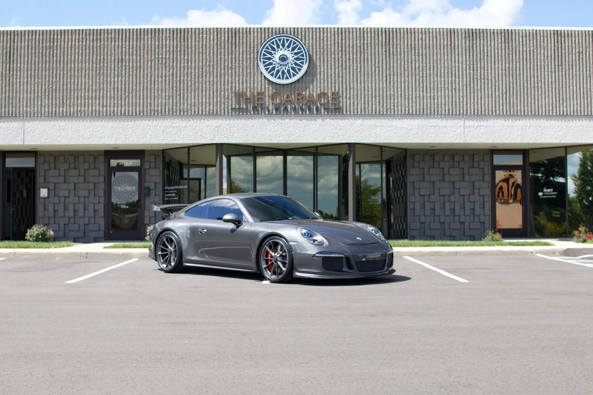 mph010_1027159536_Used_2014_Porsche_911_GT_3_1757358876_6fa704bc4d