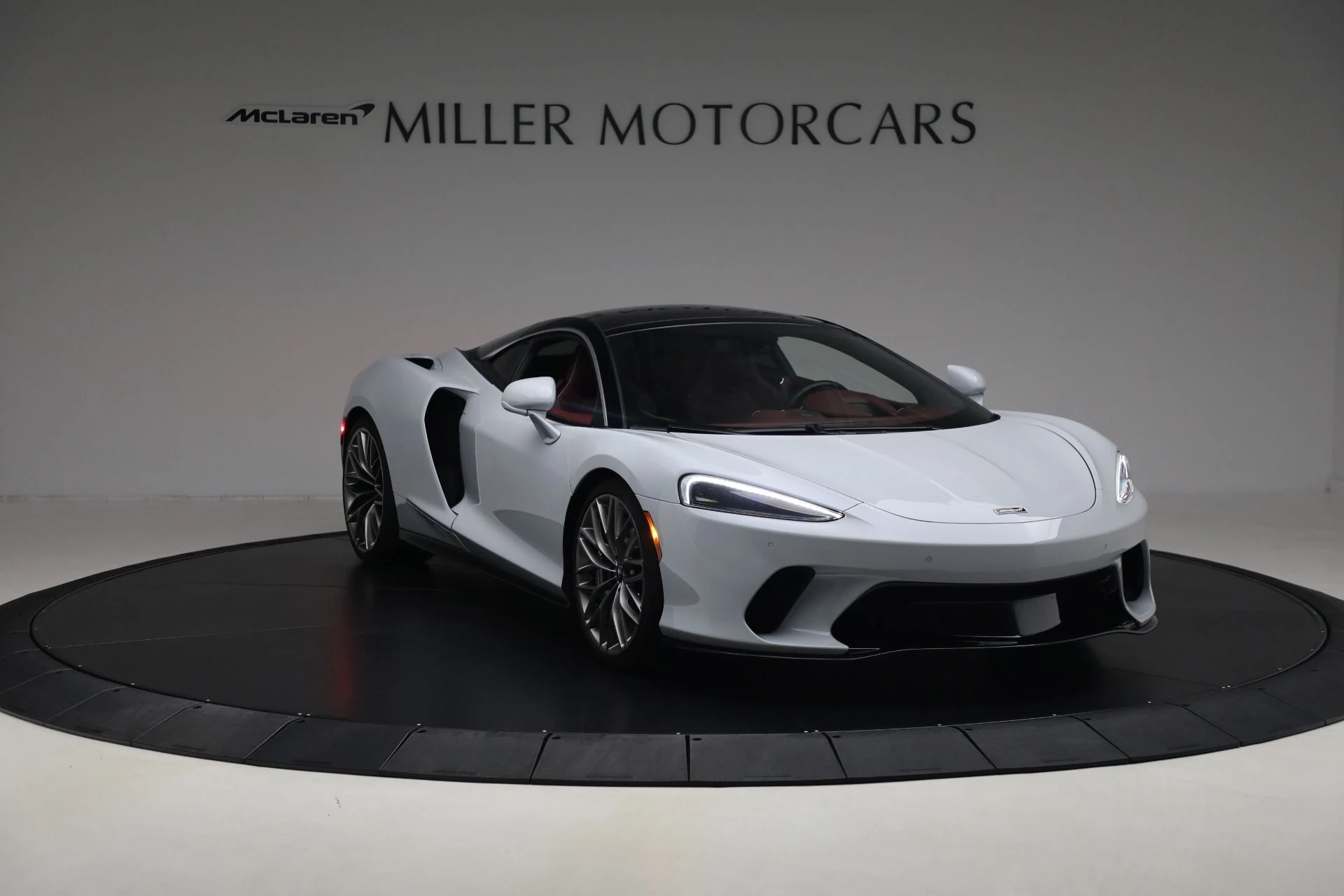 mph010_1028037655_Used_2023_Mc_Laren_GT_Luxe_406dd0383e