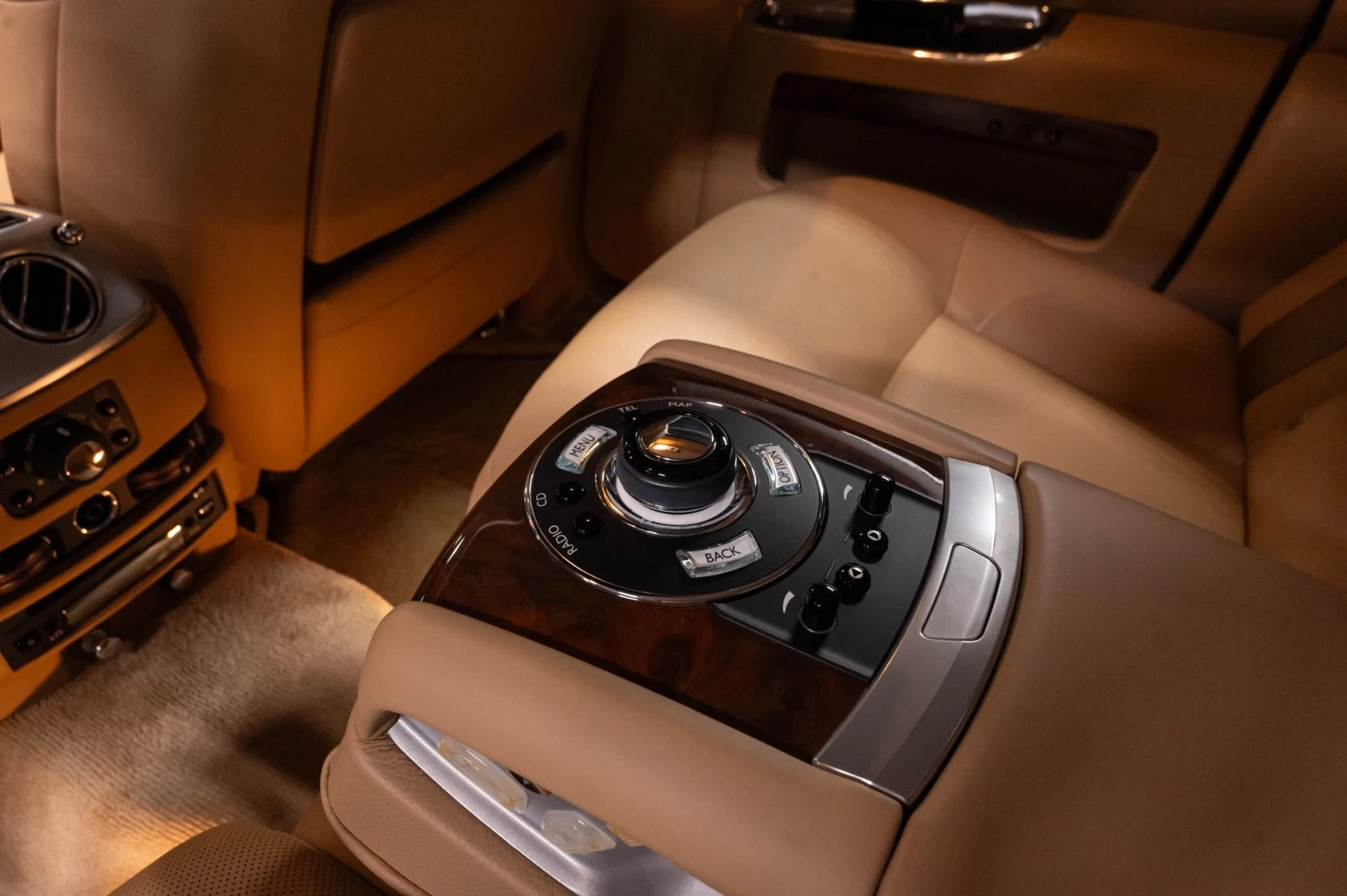 mph010_1030264530_Used_2011_Rolls_Royce_Ghost_1785190431_a84abe297f