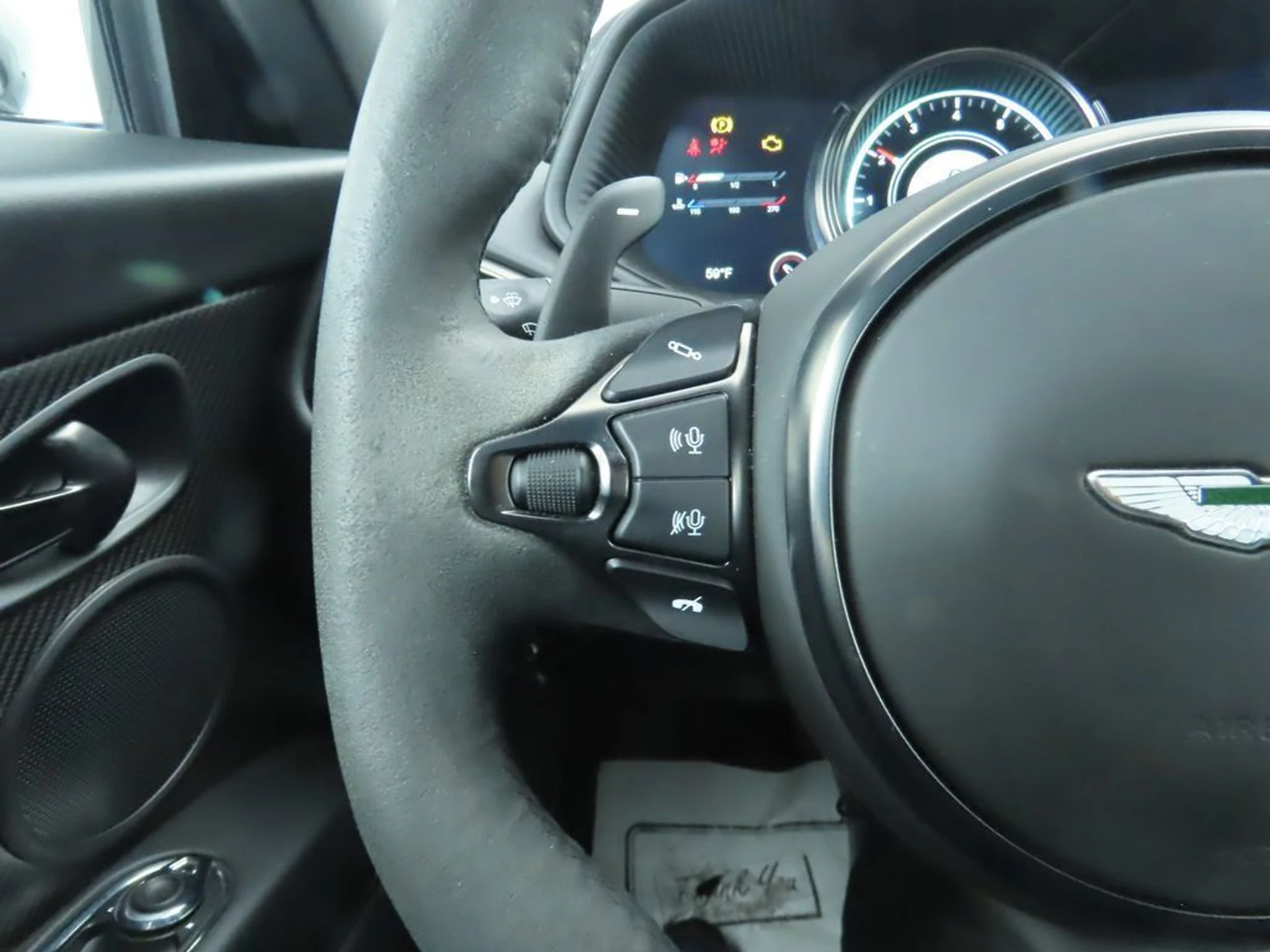 mph010_1030392399_used_2019_aston_martin_db11_amrcoupe_8119_22975631_11_1024_d5f12c7917