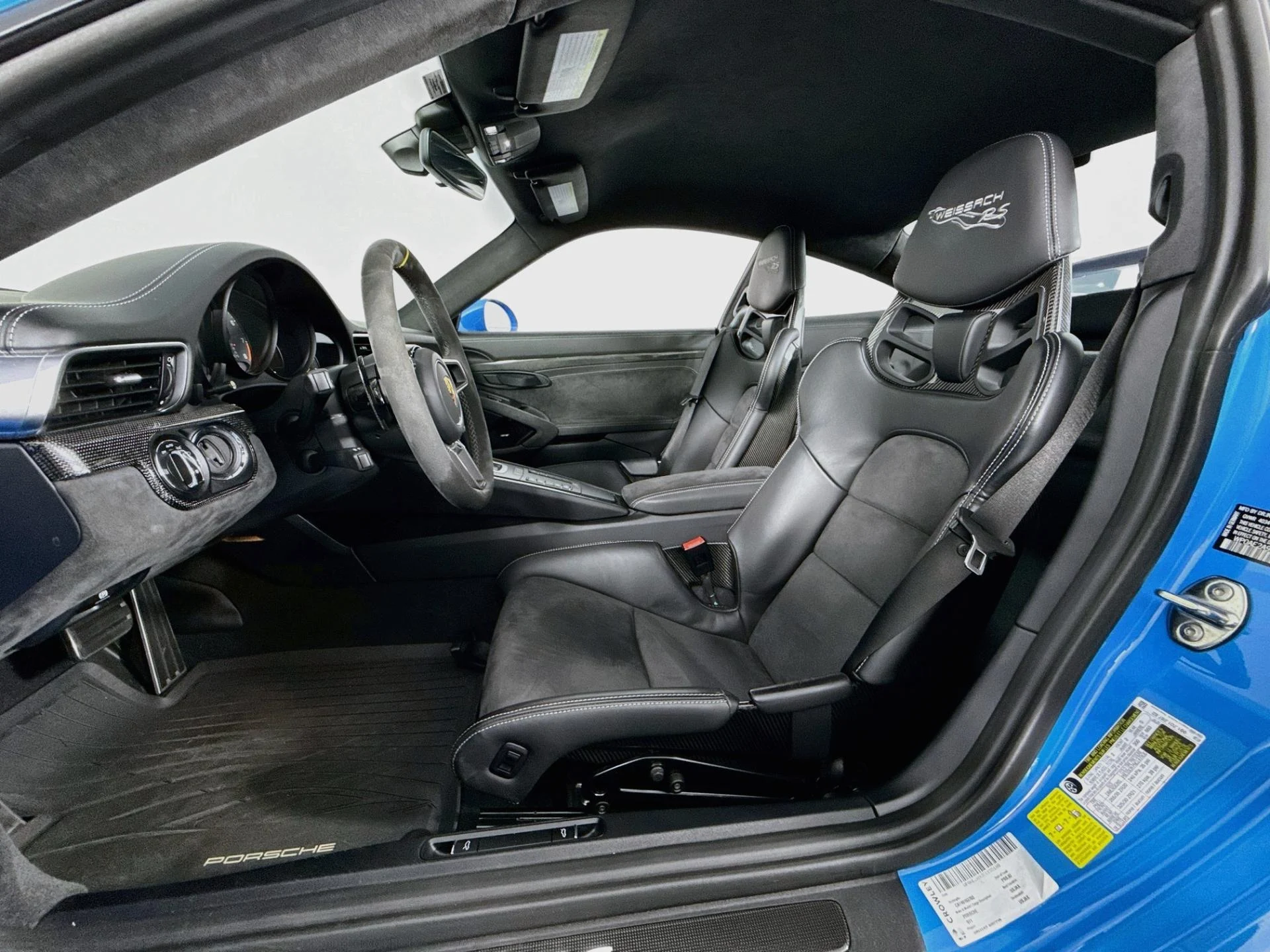mph010_1037481079_Used_2019_Porsche_911_GT_2_RS_1785958183_ac116d774f