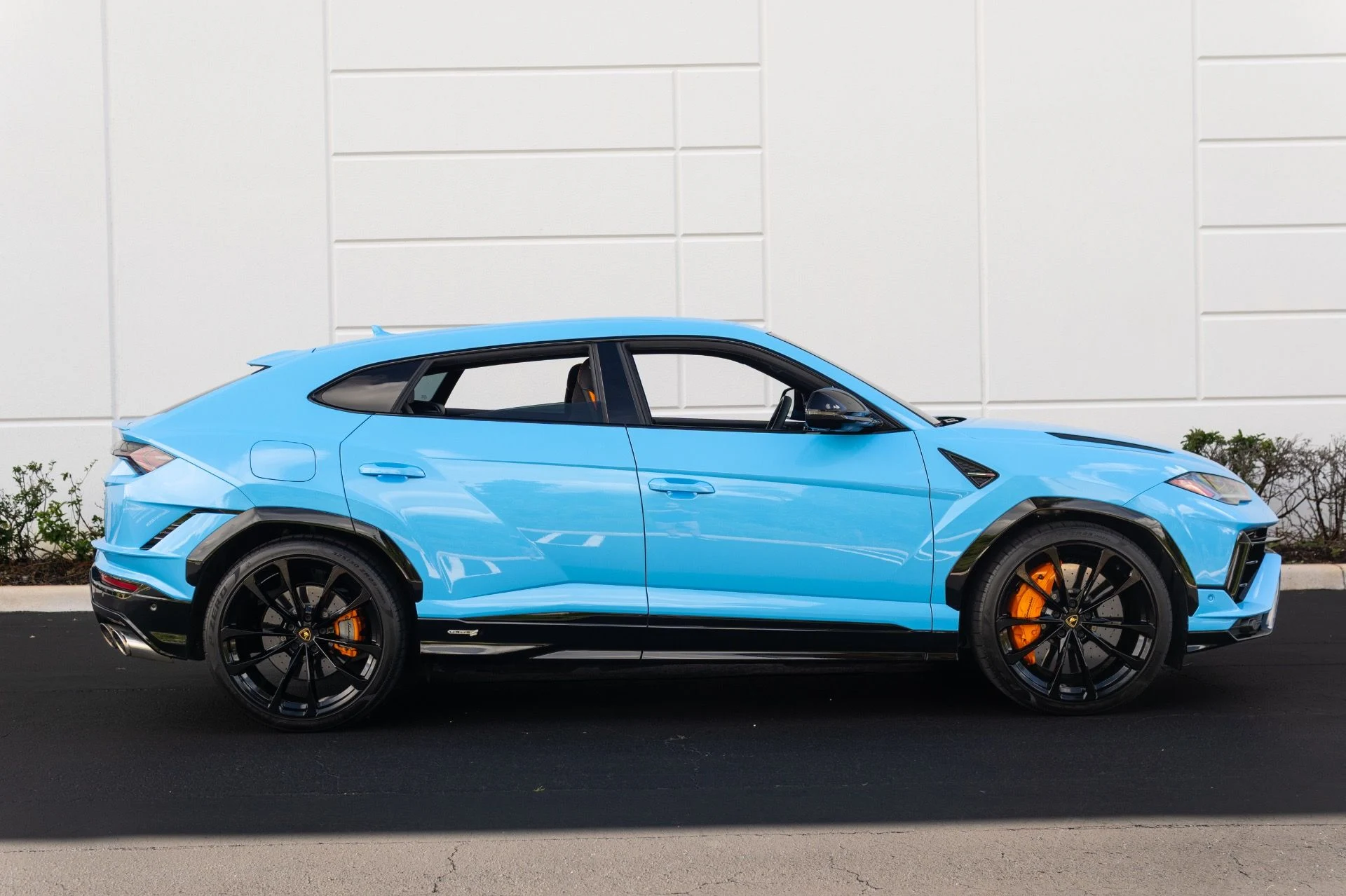 mph010_1039218250_Used_2024_Lamborghini_Urus_S_1773951175_3a9cf38fa7