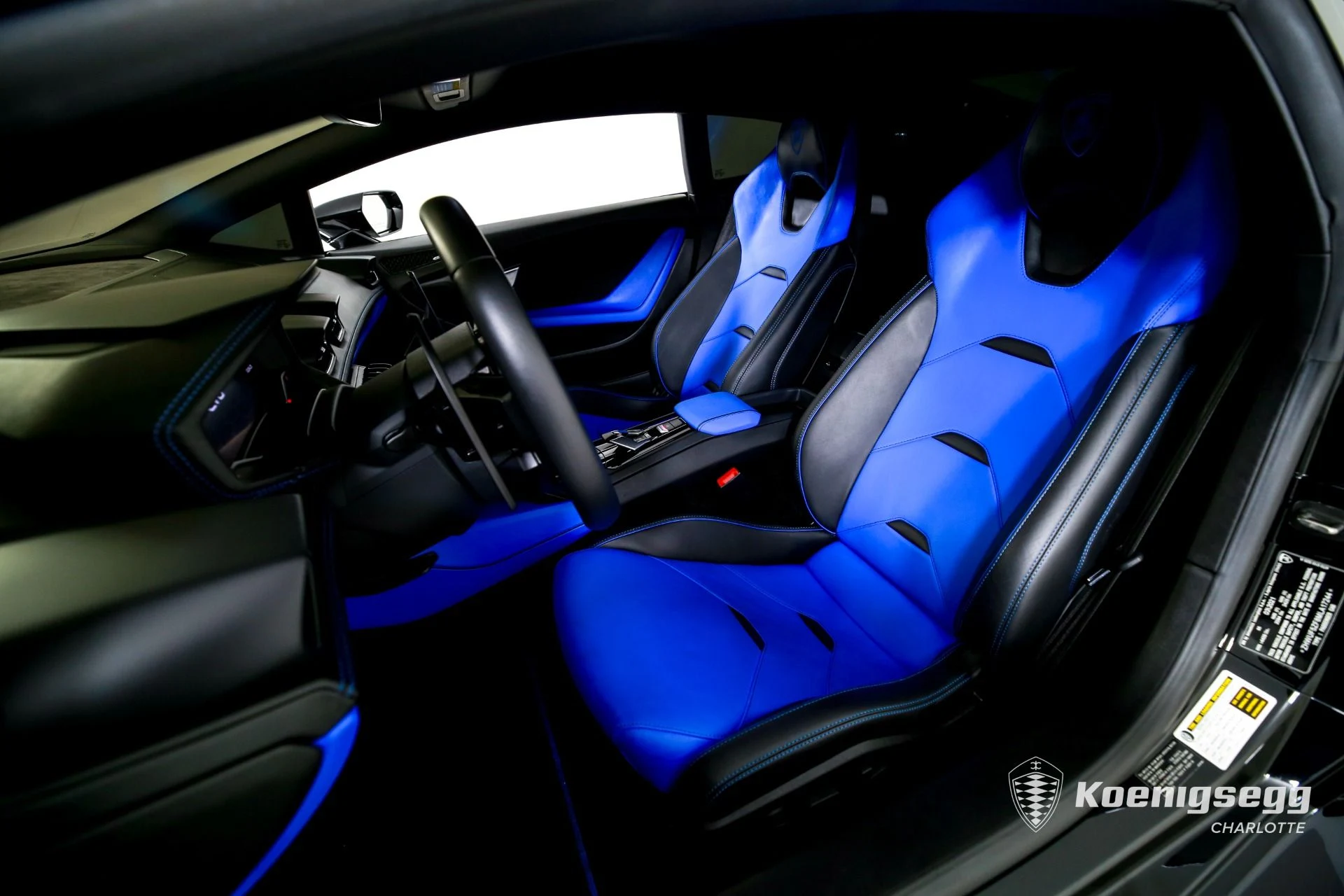 mph010_1045282934_Used_2021_Lamborghini_Huracan_EVO_1760975962_bbc05505fe