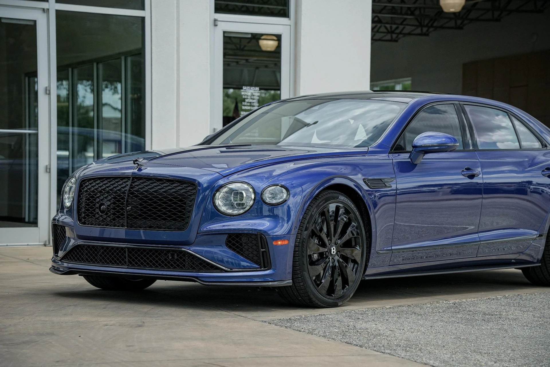 mph010_1046345129_Hi_Tech_Luxury_Imports_LLC_SCBBP_6_ZG_0_SC_023385_image_10_e5042e72ba