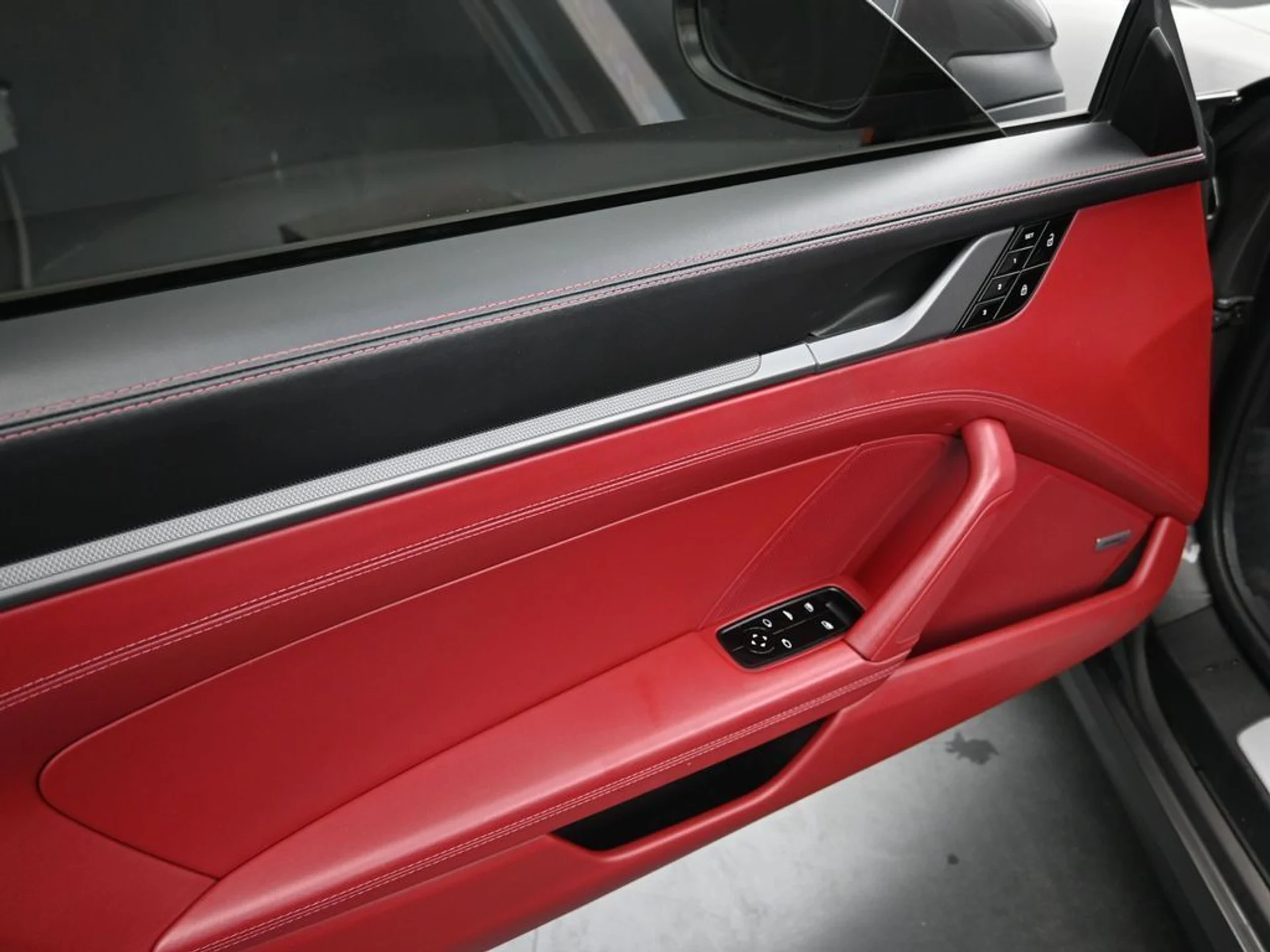 mph010_1046964546_31767c791590bb8c060dde30e2162404x_1ac57ea762