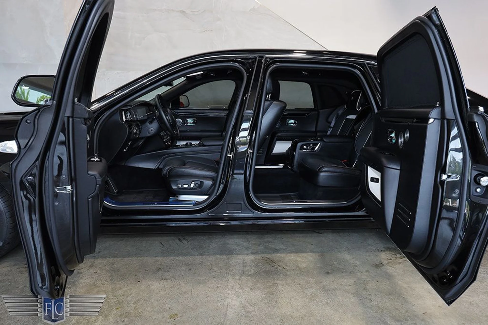 mph010_1049608949_used_2021_rolls_royce_ghost_ewb_sedan_9689_23033984_11_1024_4f835e37a4