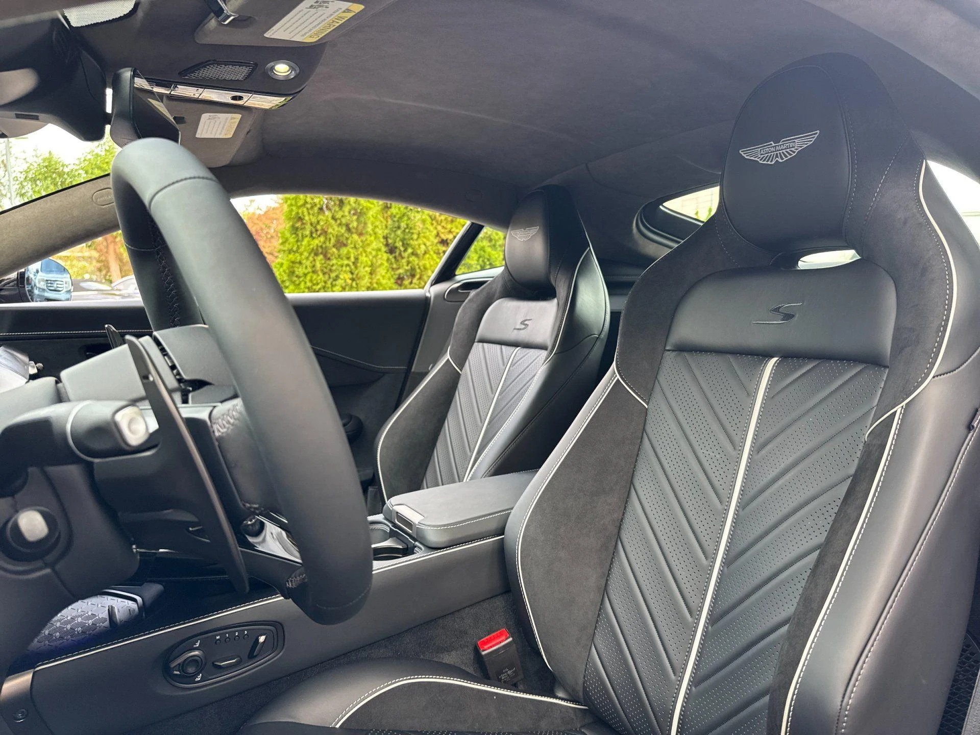 mph010_1053157658_New_2026_Aston_Martin_Vantage_S_1787905724_6616c03ddc