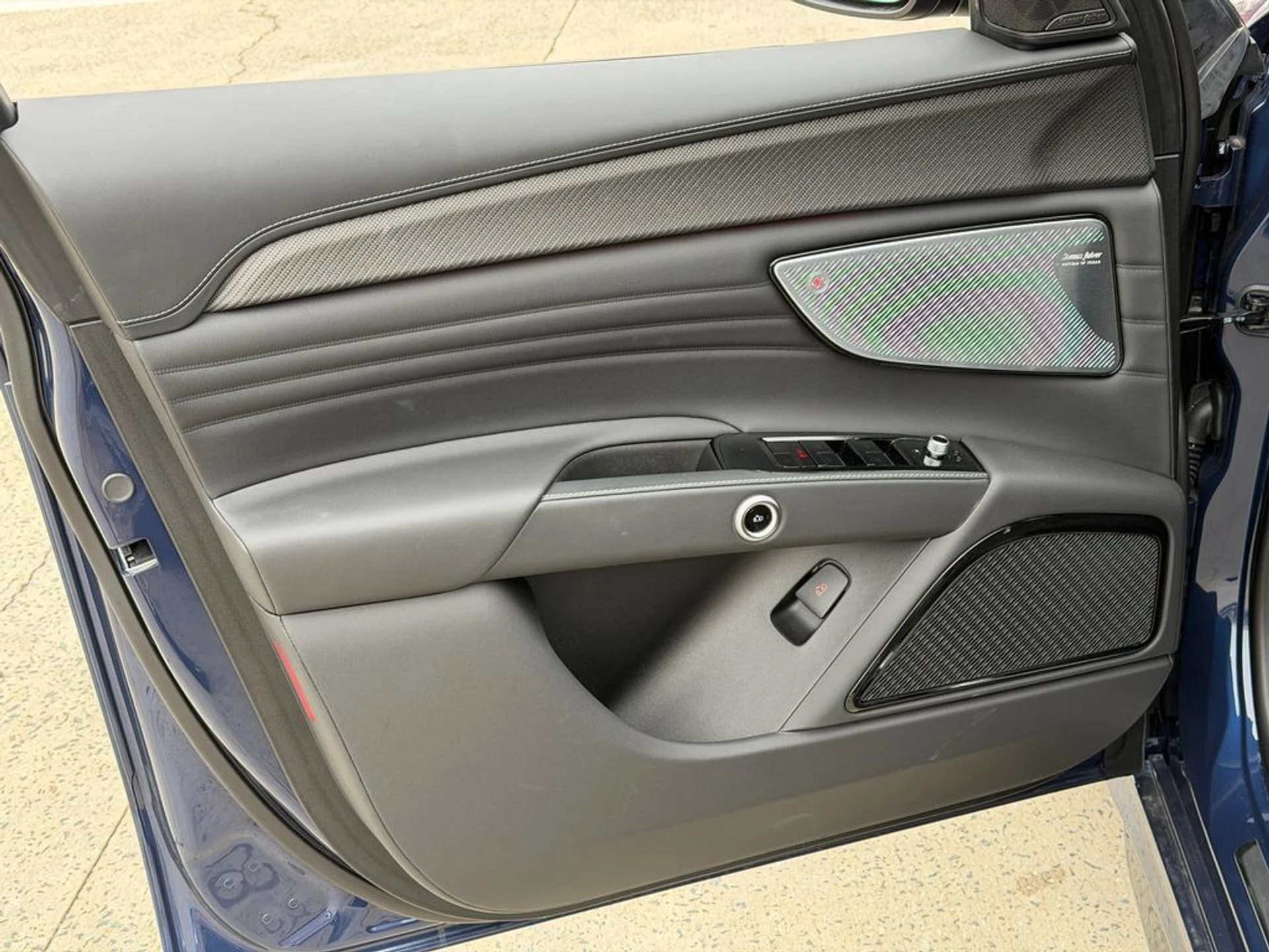 mph010_106064575_b453b91bbb70495a995f3098a7152c39_b12889b89b