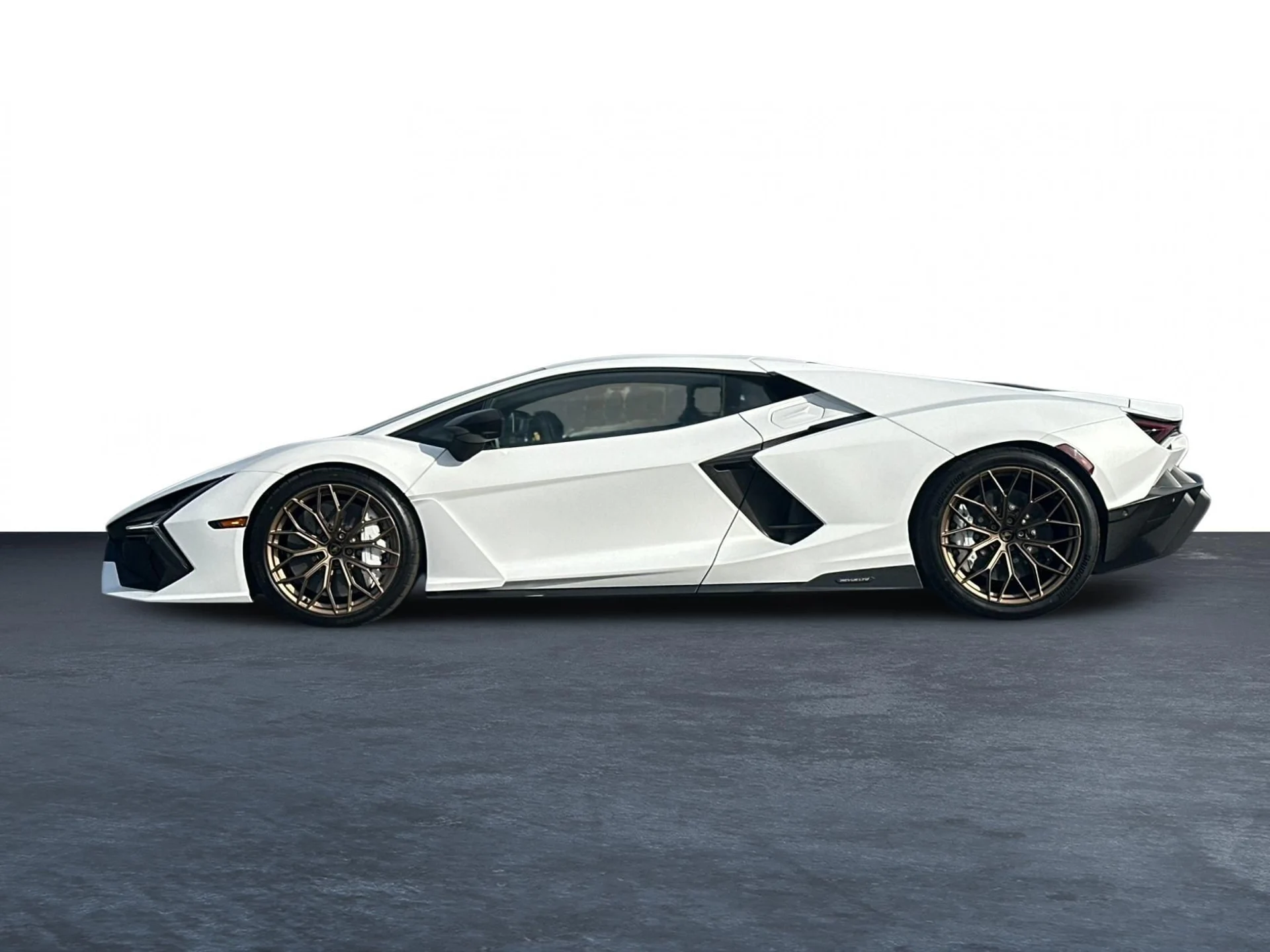 mph010_1061488268_Used_2026_Lamborghini_Revuelto_1772201322_97b18a4cf4