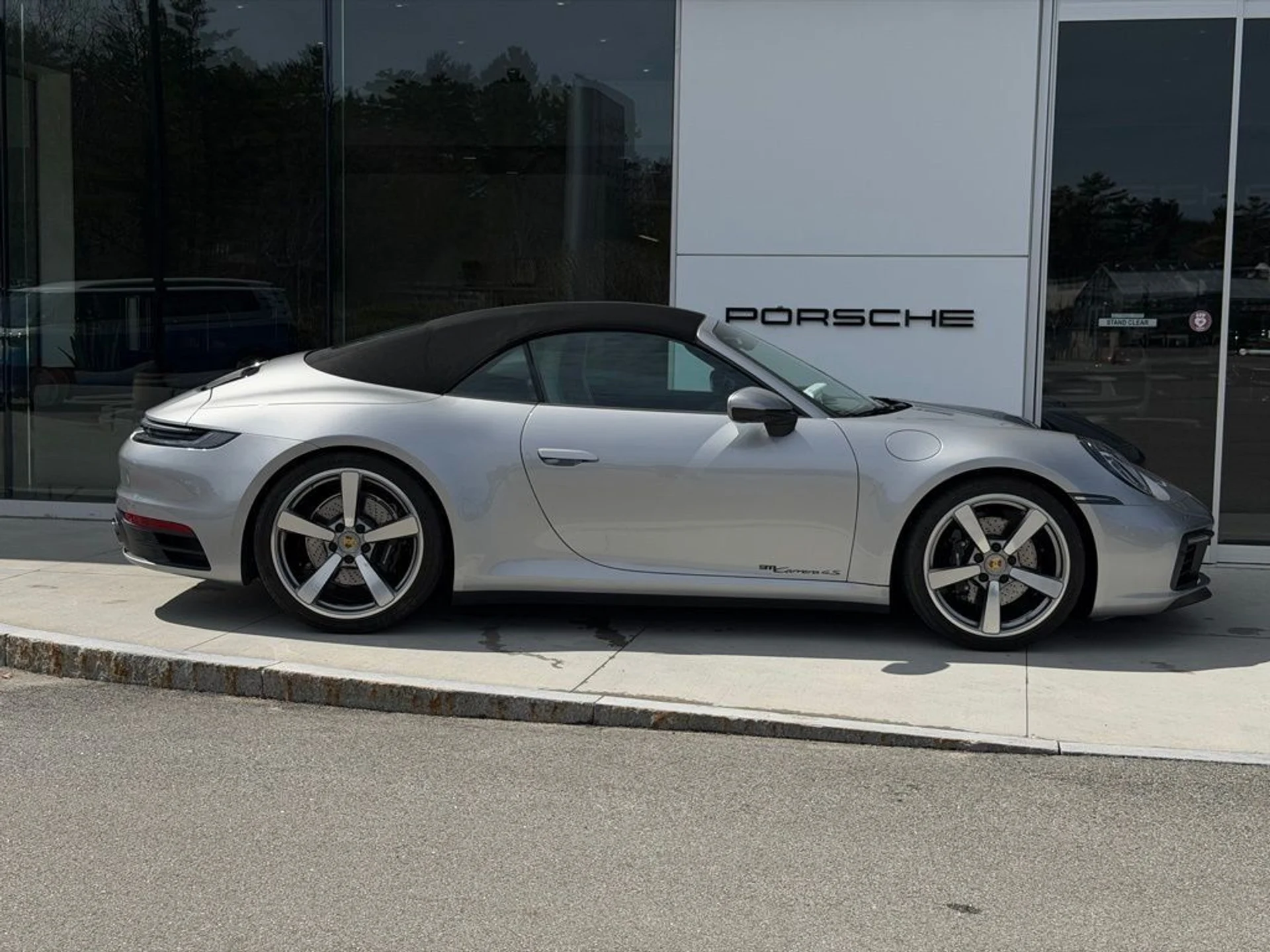 mph010_1062421993_b7dfcb88a5fb696b3acfe36f16eb6a01_7bc66bbc8a