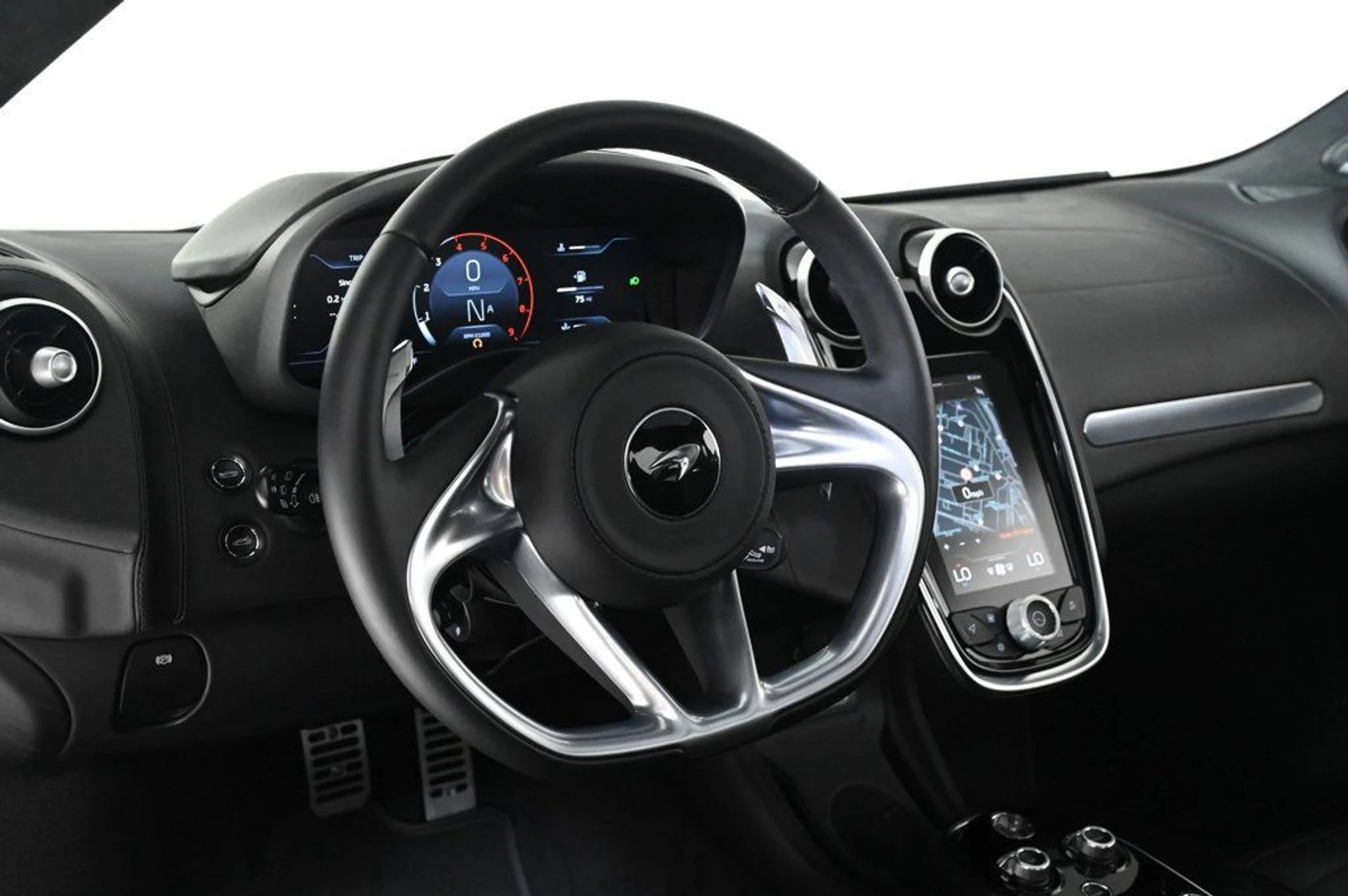 mph010_1065028970_used_2025_mclaren_gts_11350_22938717_10_1024_b56a7c7538