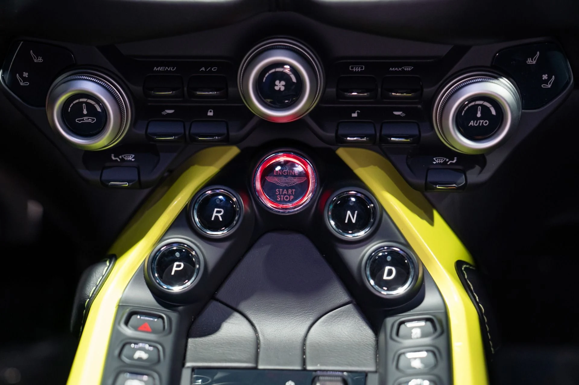 mph010_1075244455_Used_2019_Aston_Martin_Vantage_Paint_Matched_Interior_Trim_1785943447_fa1b3b9290