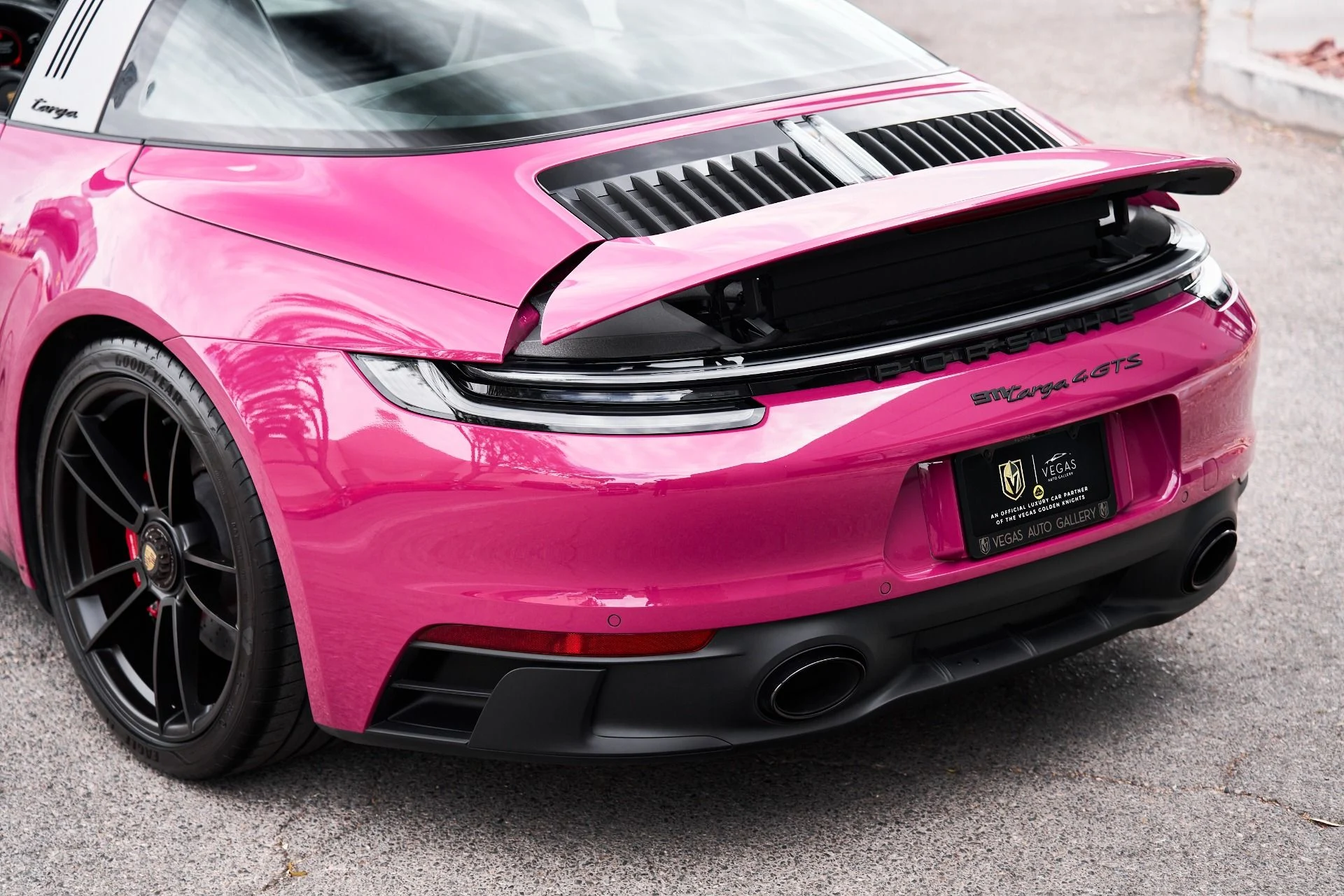 mph010_1077393859_Used_2024_Porsche_911_Targa_4_GTS_1756951213_b66f66b214