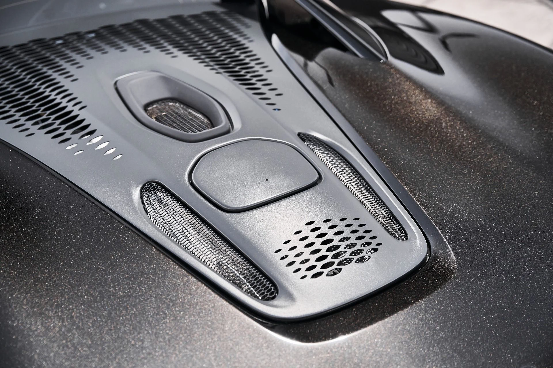 mph010_1078057398_Used_2024_Mc_Laren_Artura_1775583297_3a46a50f41