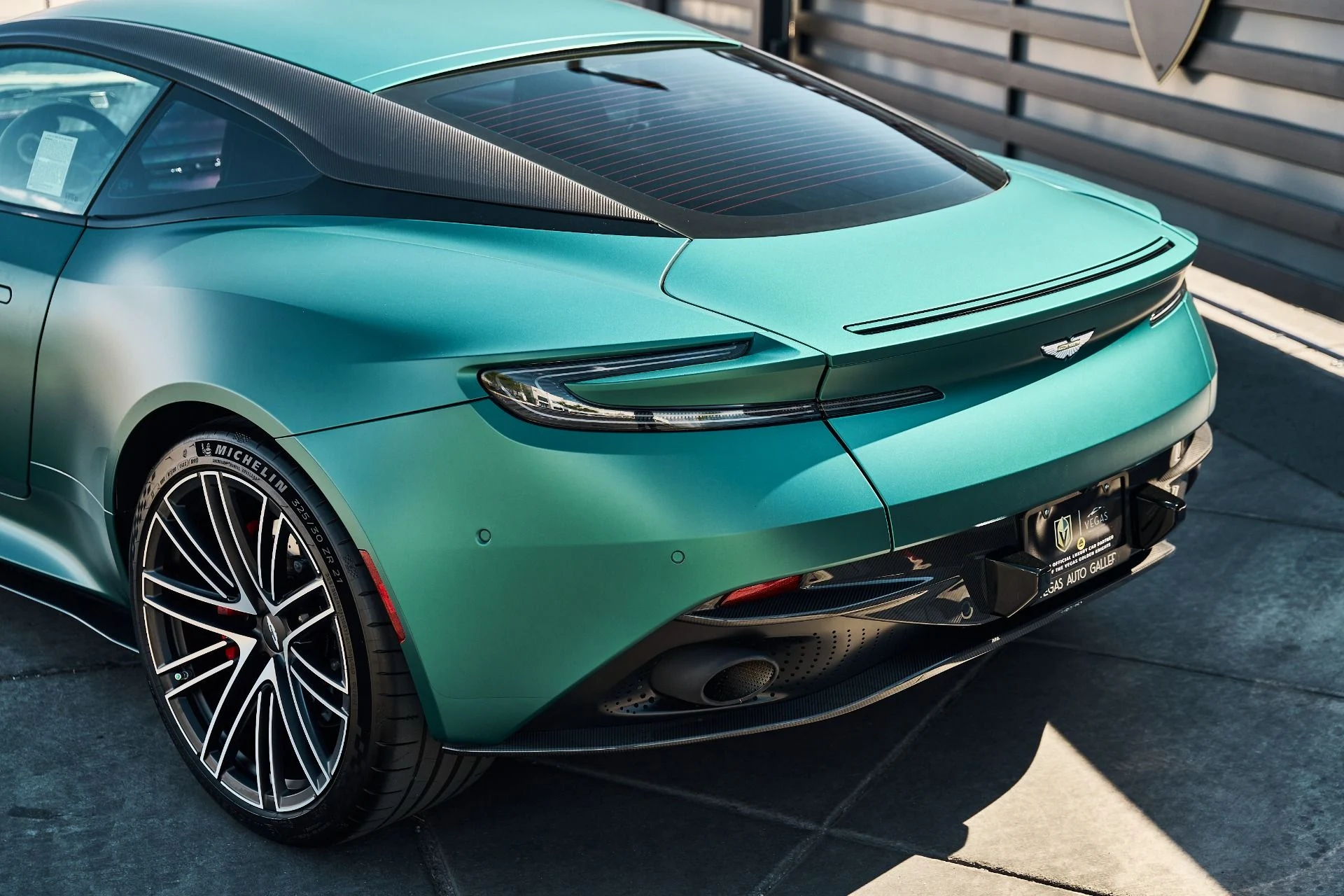 mph010_1081346065_Used_2024_Aston_Martin_DB_12_1784769360_5b5b318847