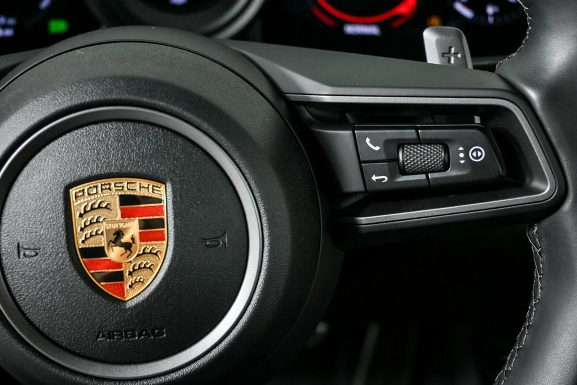 mph010_1082480010_500_Xl_ZMJR_xz_Uk_BQ_Pkg2_q_Yc_JPM_e575c4f81a