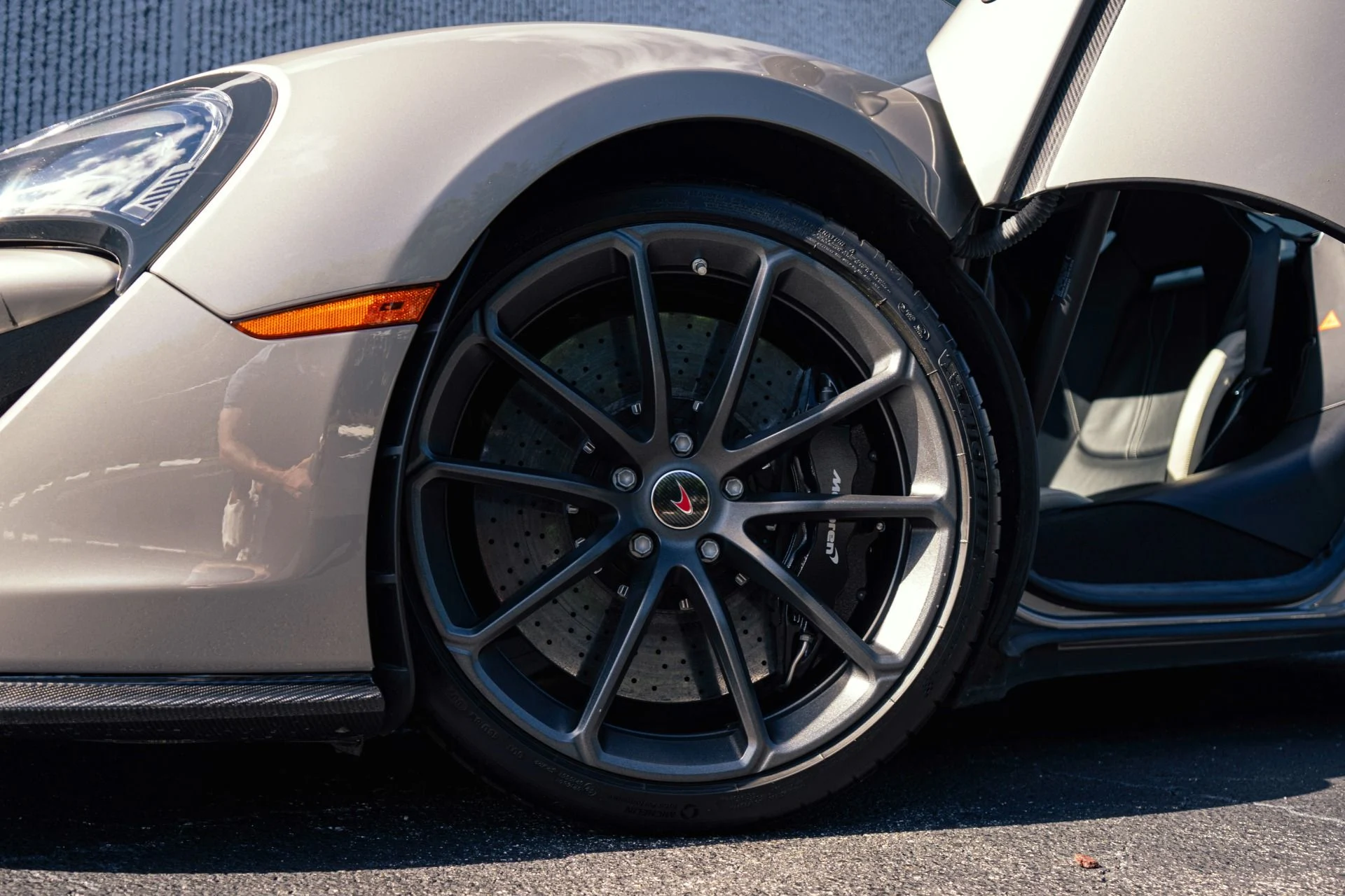 mph010_1085521156_Used_2016_Mc_Laren_570_S_Full_Exterior_Carbon_Packs_1788045372_51728a6fc7