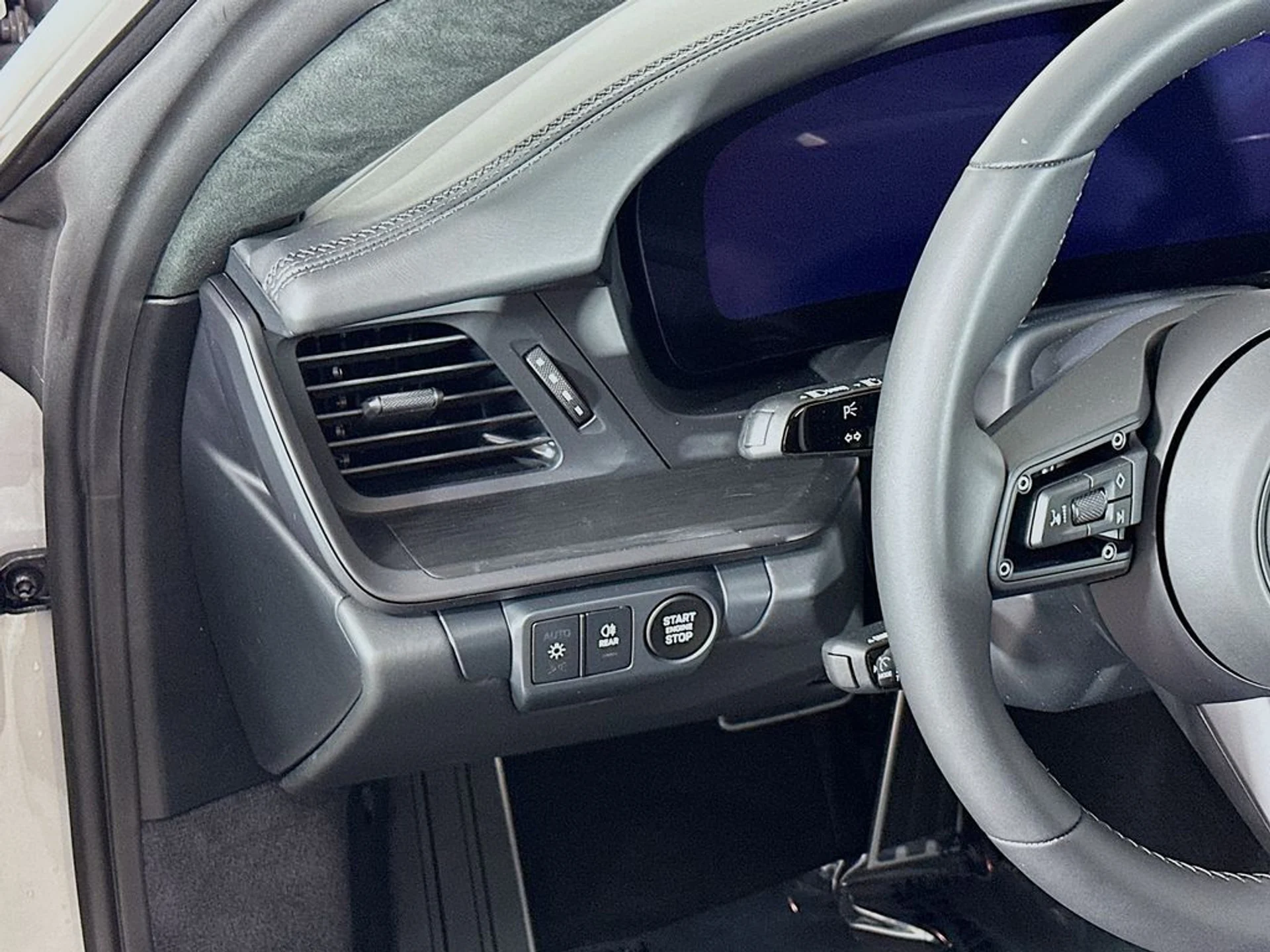 mph010_1088490722_c87ffff6d4861733502d4d03a09d8ff9x_4f56023504