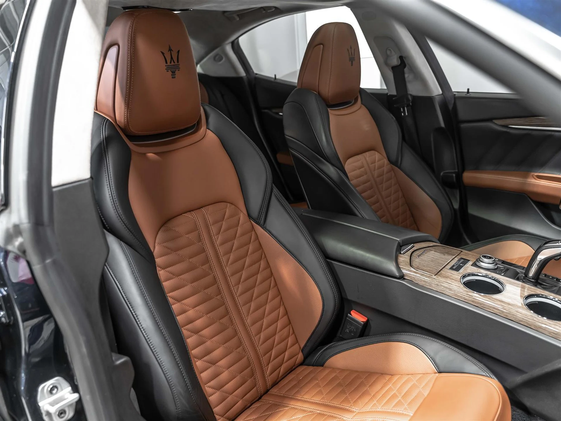 mph010_109269176_68eff110_24e2_4f52_91c9_50a68be613b8_1394b211a5