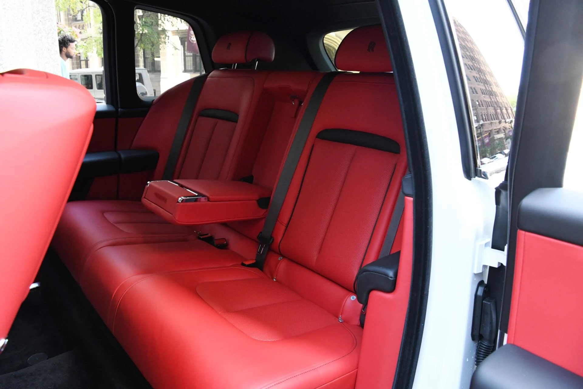 mph010_1109414037_11961_p12_l_4e712dcc4f