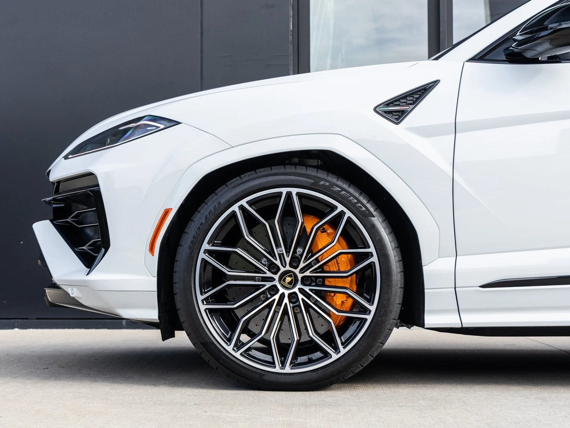 mph010_111247174_11_a08df43179