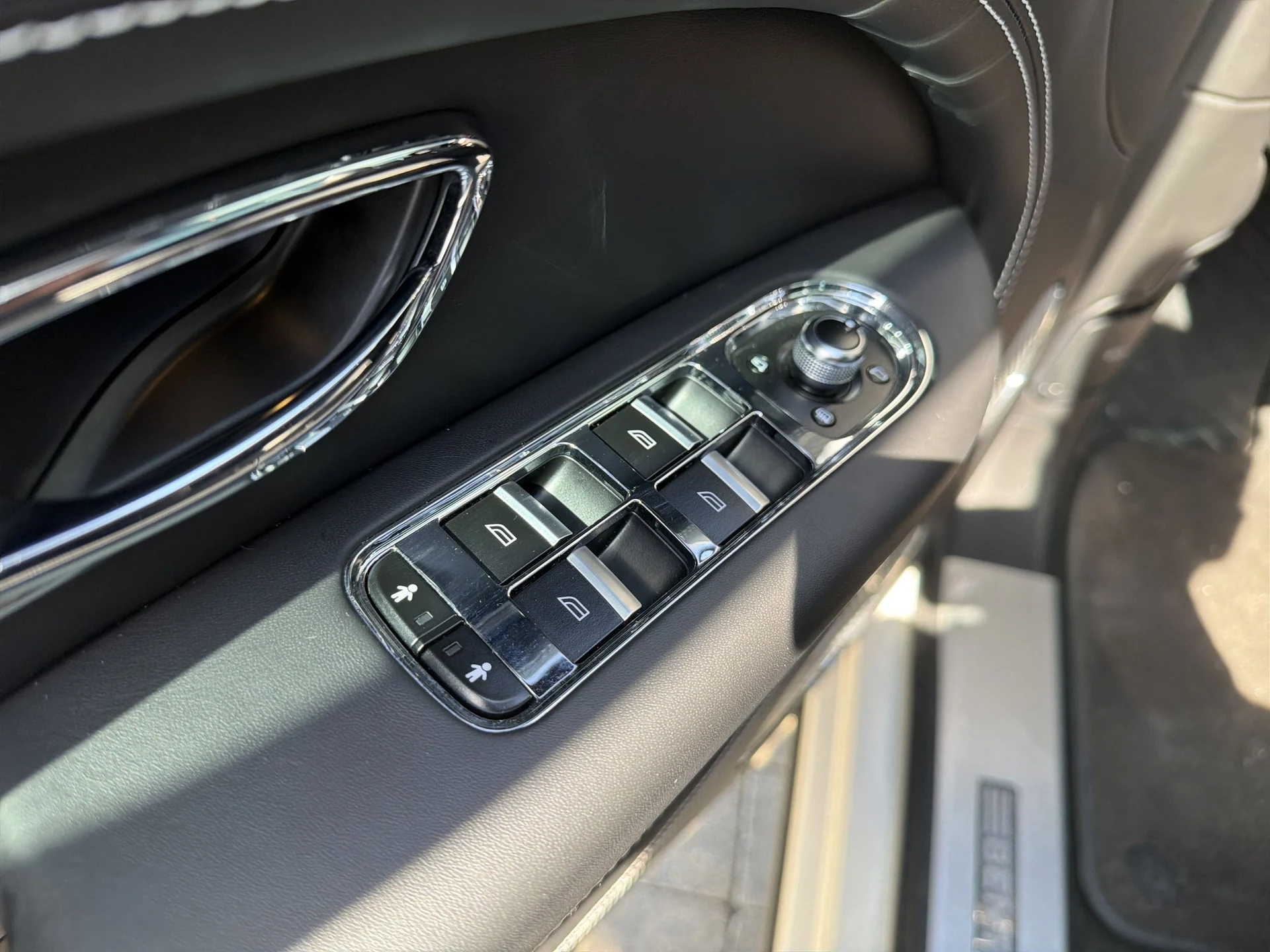 mph010_1116012794_ffbefdf86a1d0bd2ebec1b9d9ebdeb42x_ef0a2dd60f