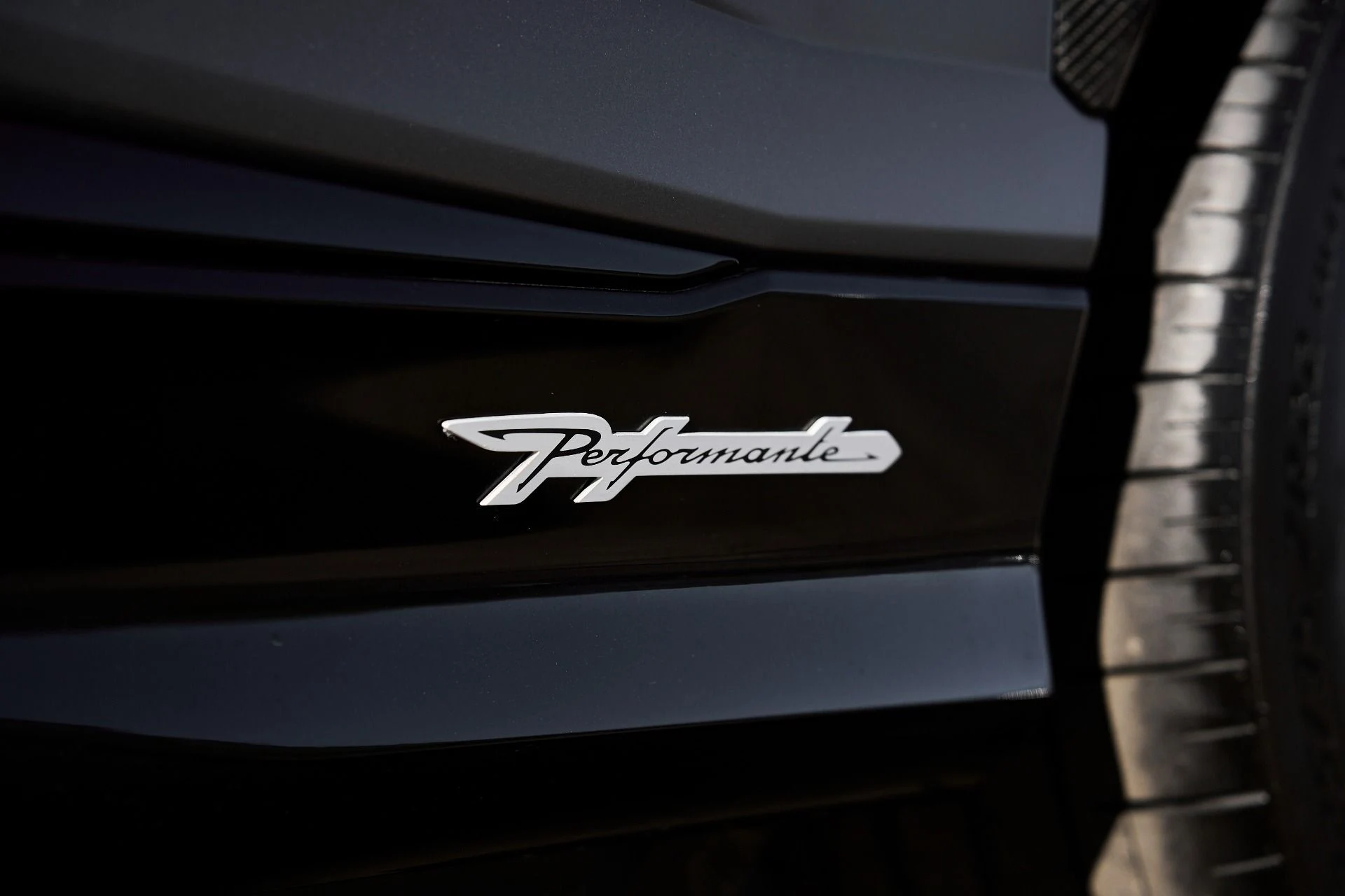 mph010_1118314373_Used_2023_Lamborghini_Urus_Performante_1761860709_ba943c837b