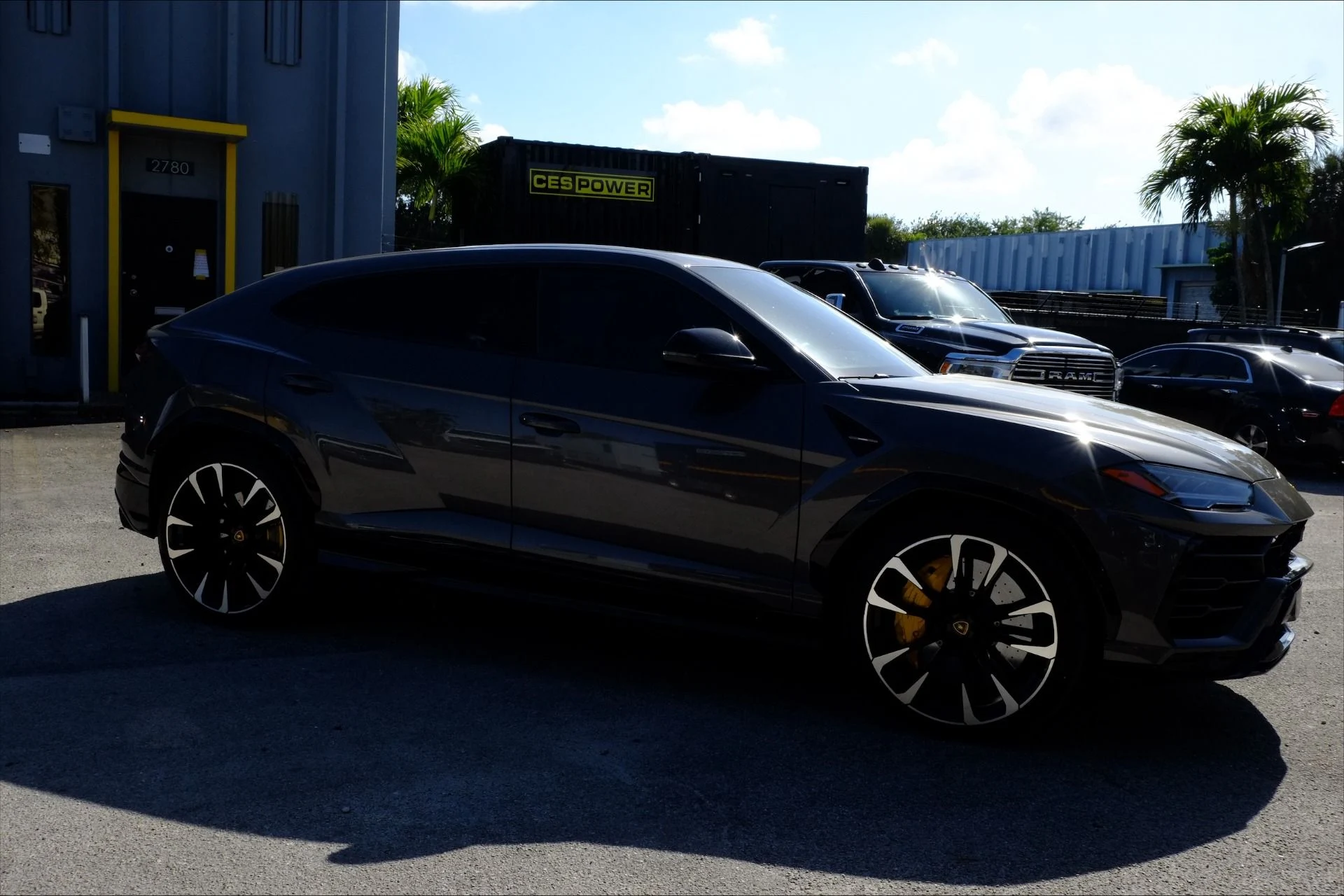 mph010_111891821_Used_2021_Lamborghini_Urus_1776122294_ce36a7ca25