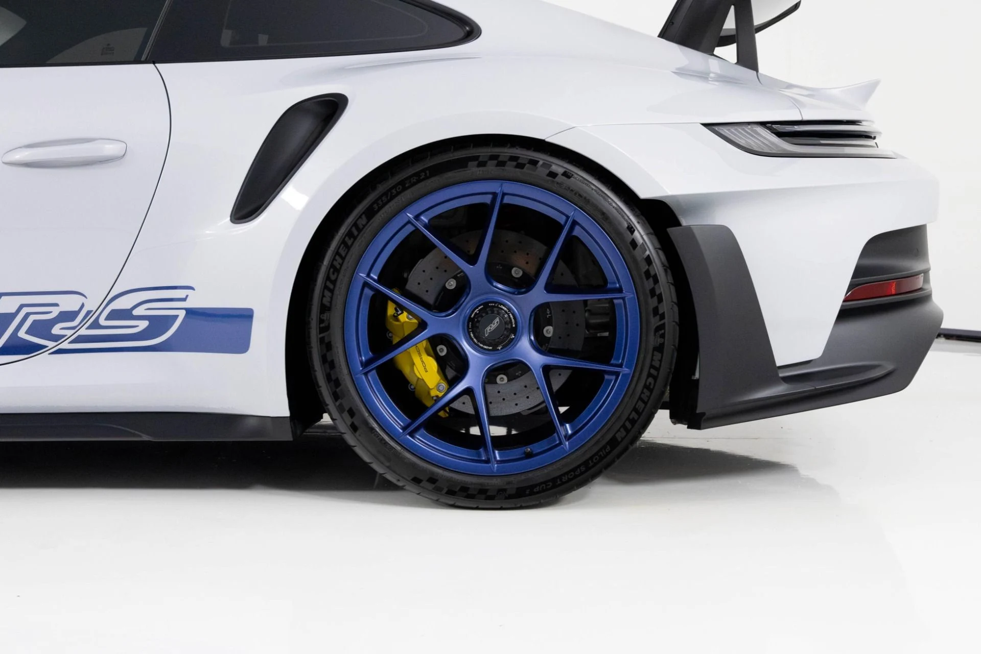 mph010_1140403802_Used_2025_Porsche_911_GT_3_RS_1779147252_2b8486517f