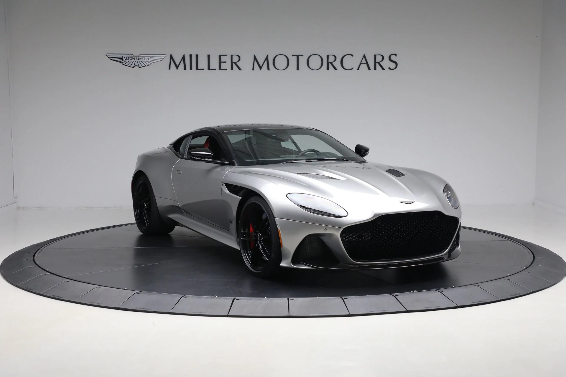 mph010_1140435989_Used_2023_Aston_Martin_DBS_Superleggera_5bf0e1485b