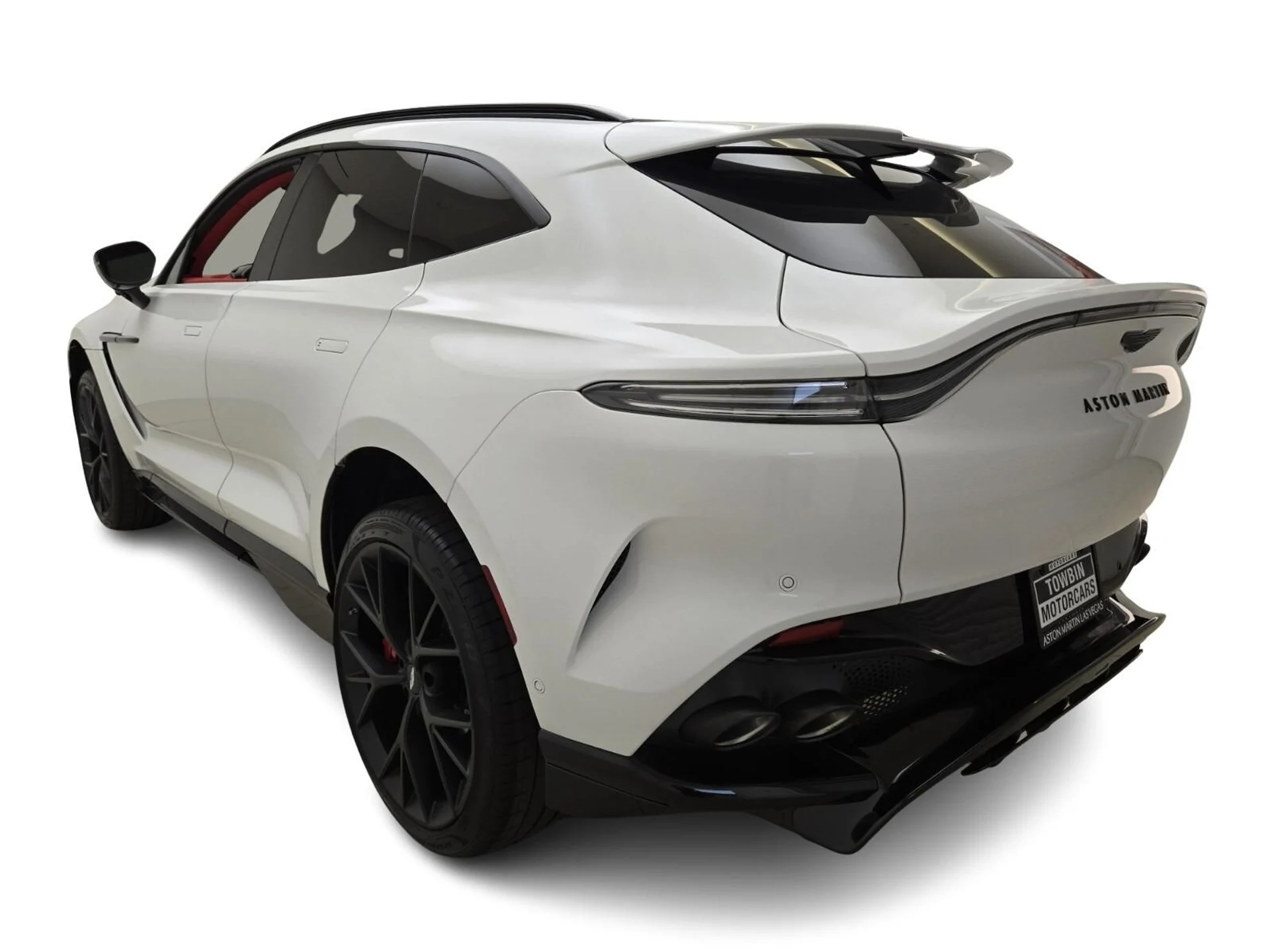 mph010_1144045102_Used_2025_Aston_Martin_DBX_707_1762583624_53ffebd413
