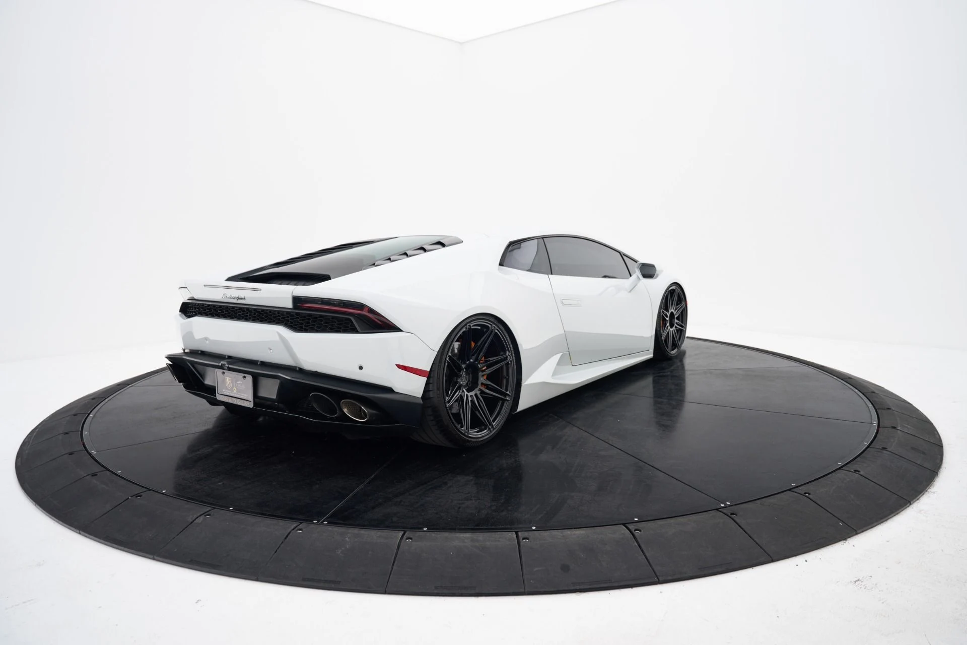 mph010_1144655235_Used_2015_Lamborghini_Huracan_LP_610_4_1792523928_4b7f9f5b47