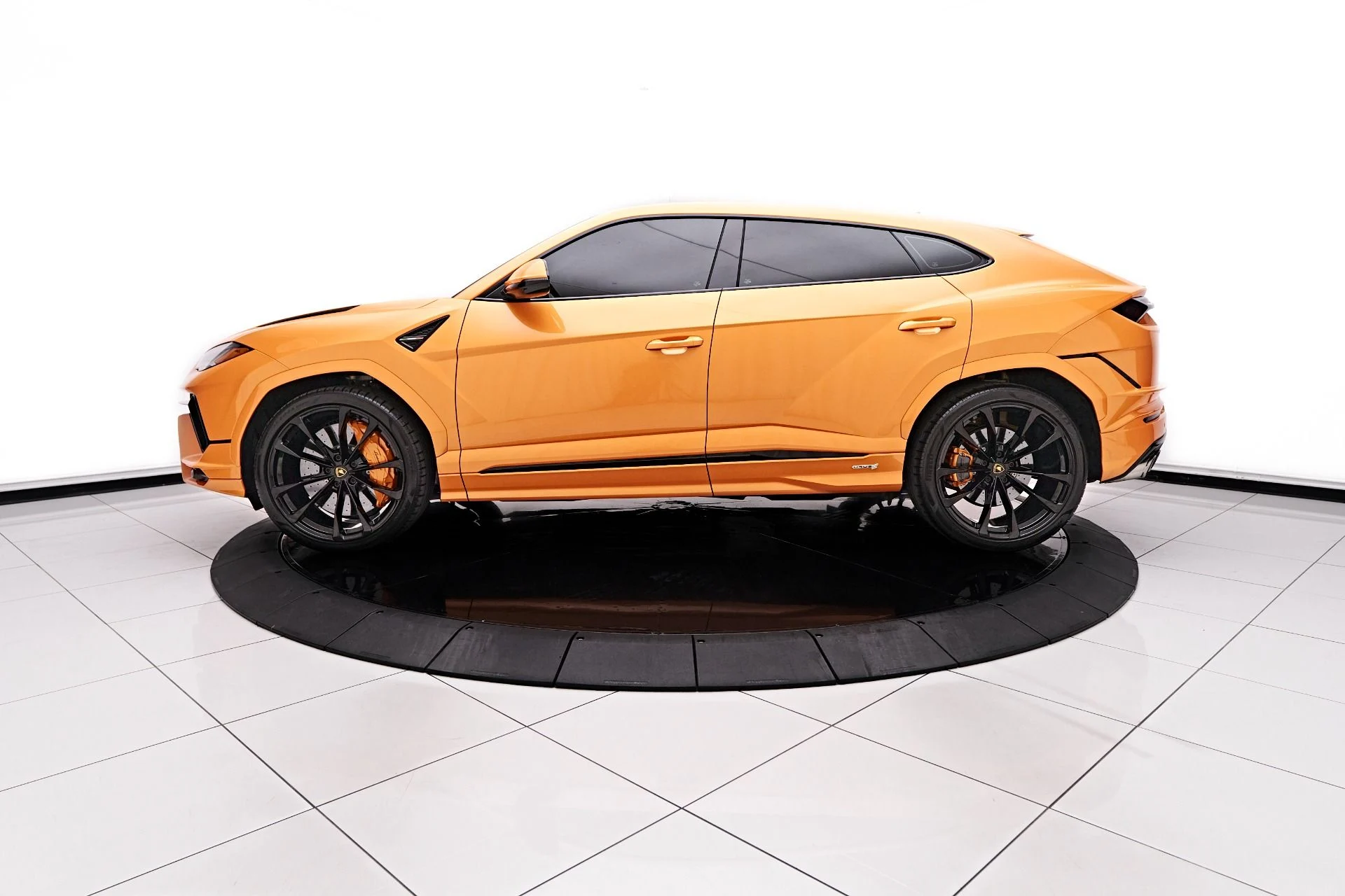 mph010_1151393623_Used_2023_Lamborghini_Urus_S_1747338722_43f20ab285