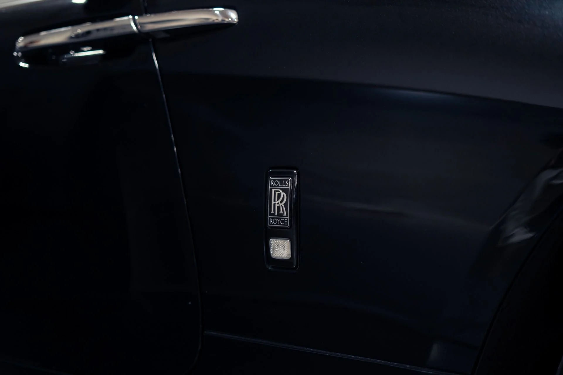 mph010_1152444655_Used_2018_Rolls_Royce_Dawn_Black_Badge_1785268296_26af3458a7