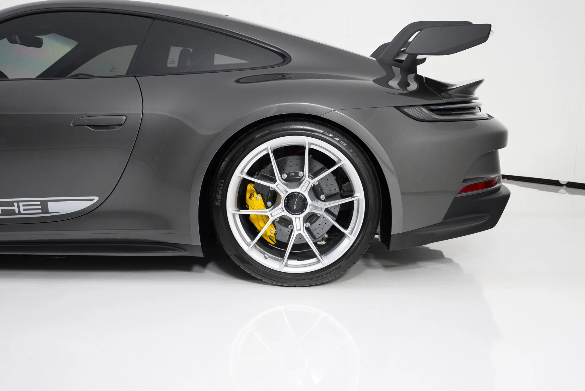 mph010_1153142881_Used_2024_Porsche_911_GT_3_1756329475_af6693fa52