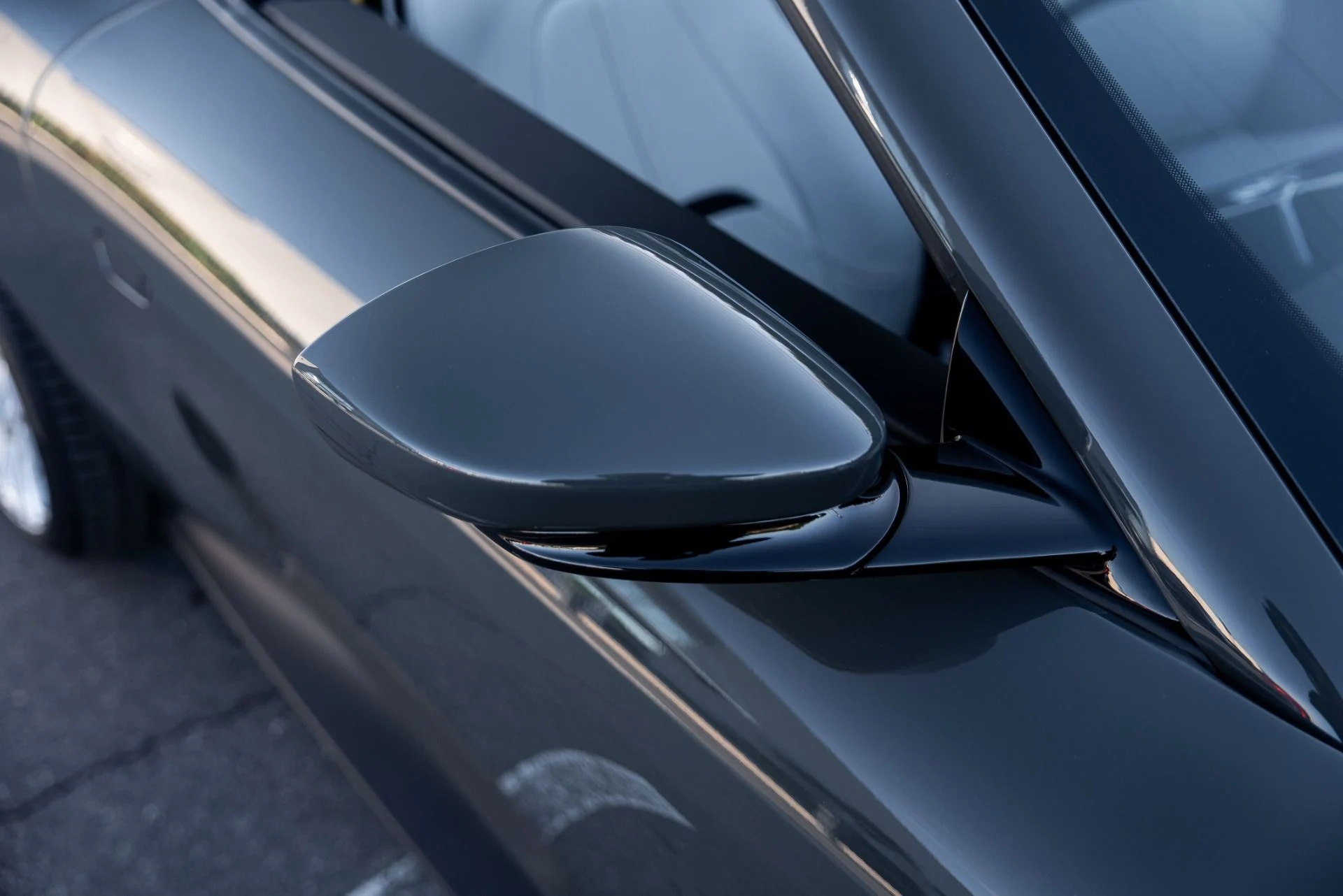 mph010_1162906063_Used_2024_Ferrari_Roma_Spider_1764029077_fe7ecc8a3c