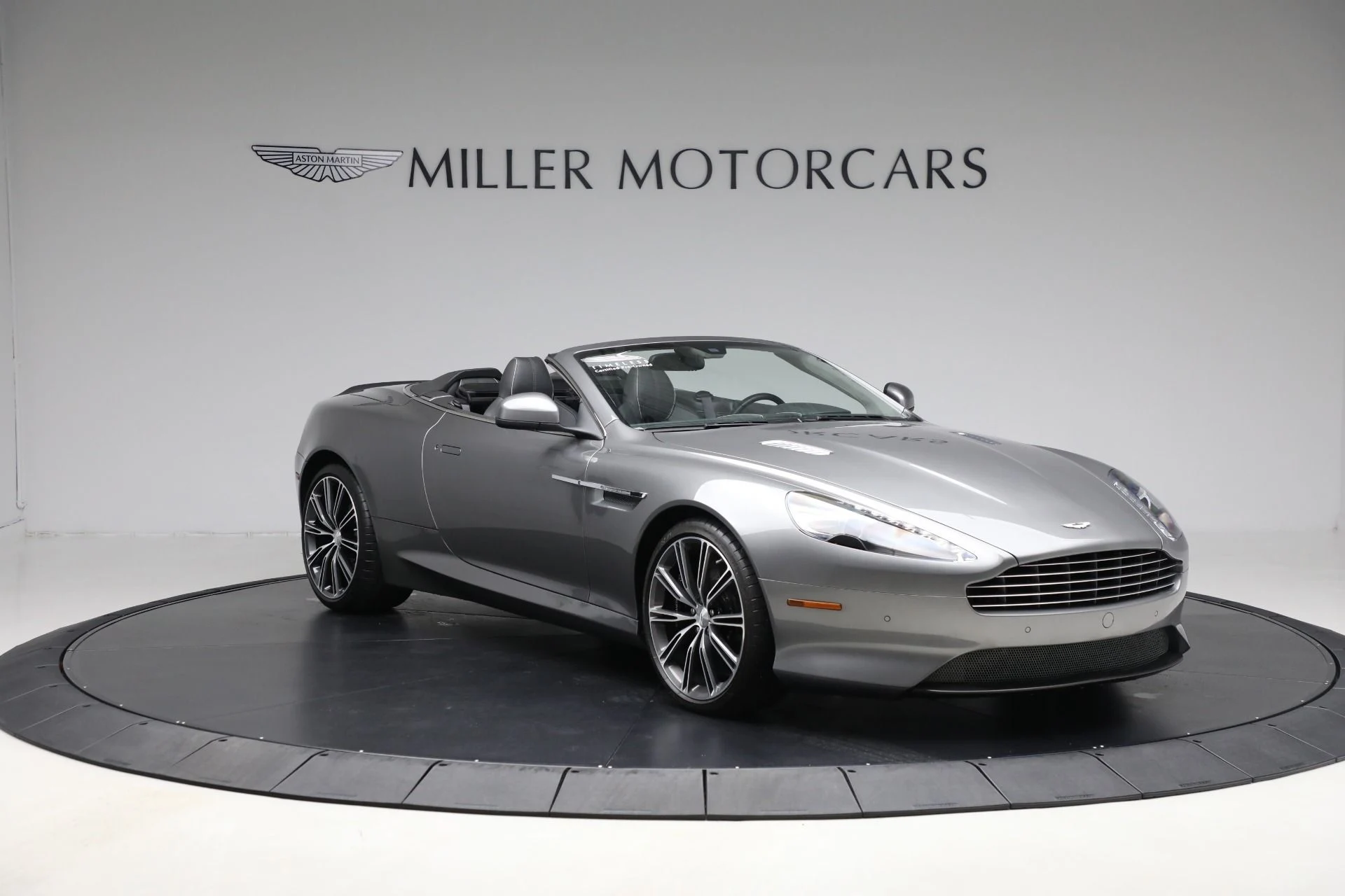 mph010_1163151830_Used_2015_Aston_Martin_DB_9_Volante_935be84ea9
