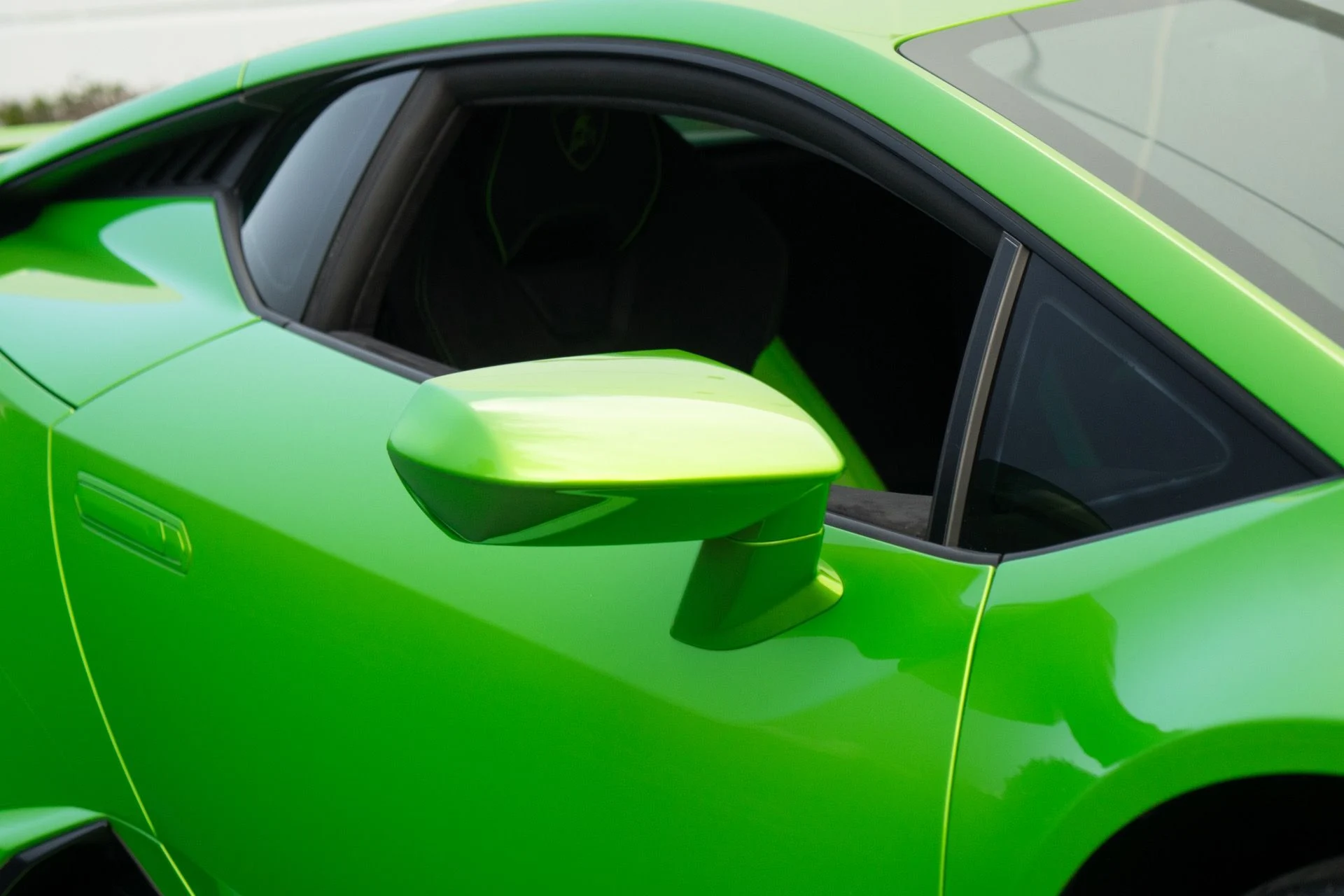 mph010_1166313637_Used_2023_Lamborghini_Huracan_Tecnica_1761058582_f88b636434