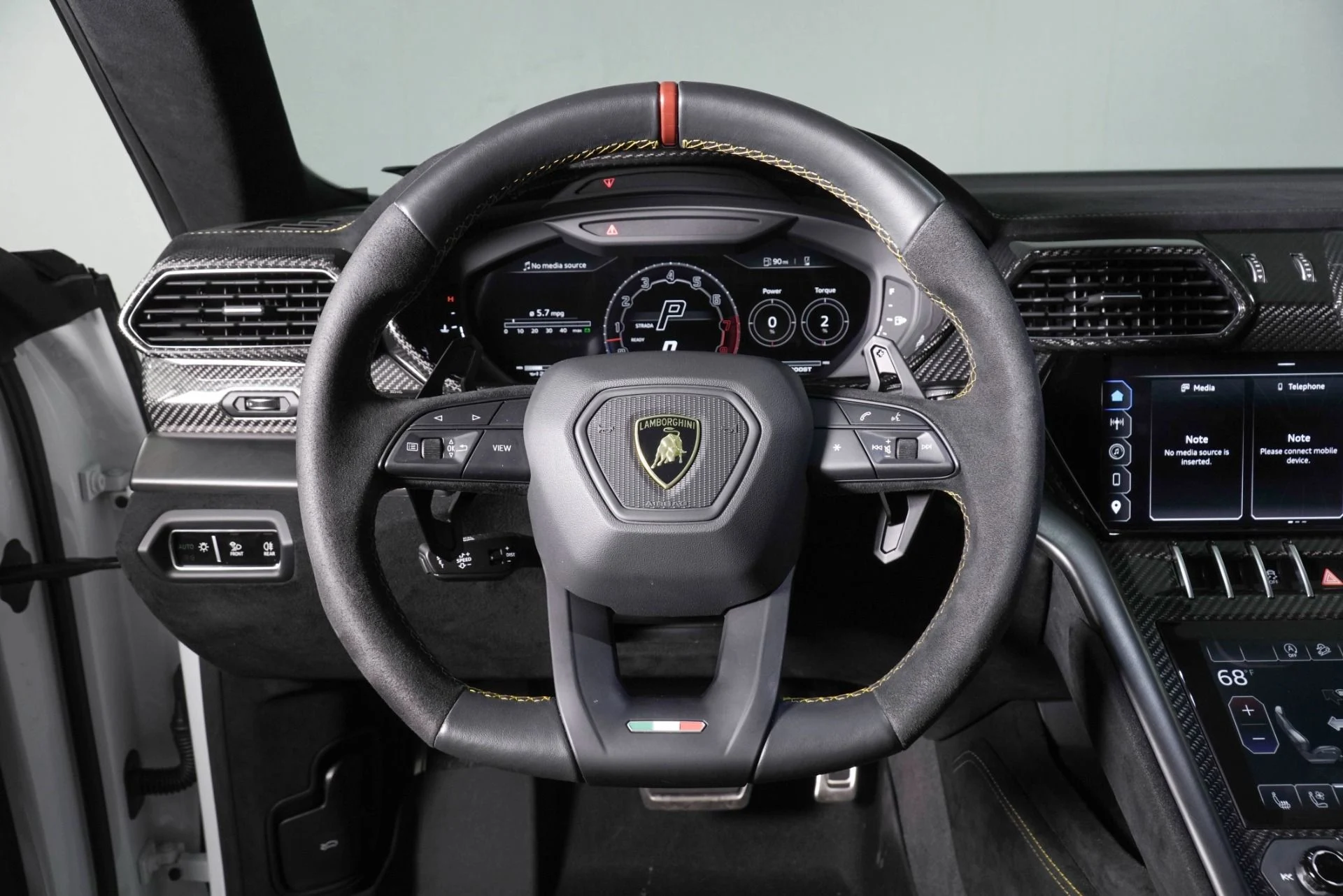 mph010_1170055077_Used_2023_Lamborghini_Urus_Performante_1789368095_a0a2436d34