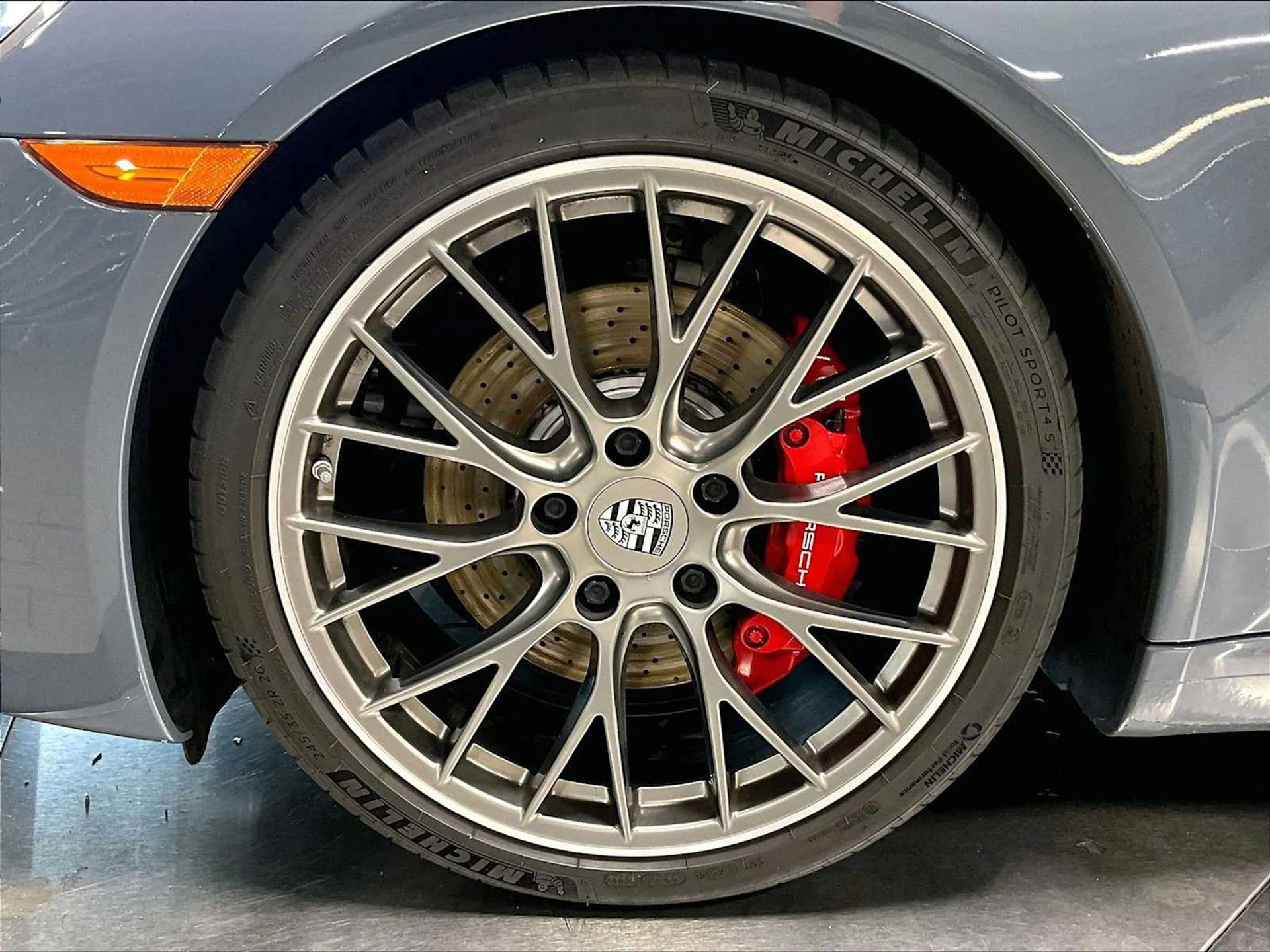 mph010_1170659842_65524fac3d20764dc44ab2d46cdffa49x_5355921636