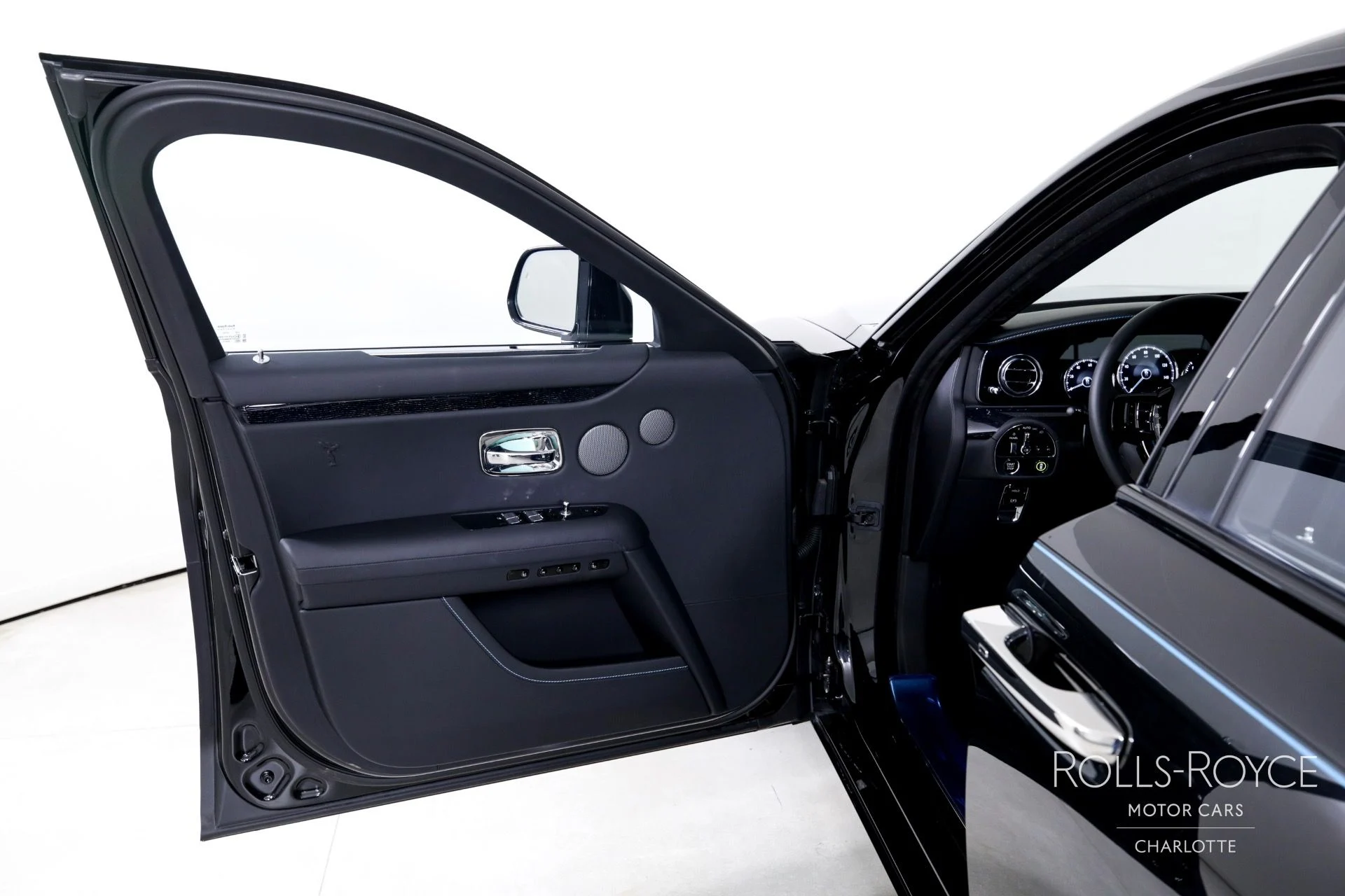 mph010_117371403_Used_2024_Rolls_Royce_Ghost_1746461568_8f0d974661