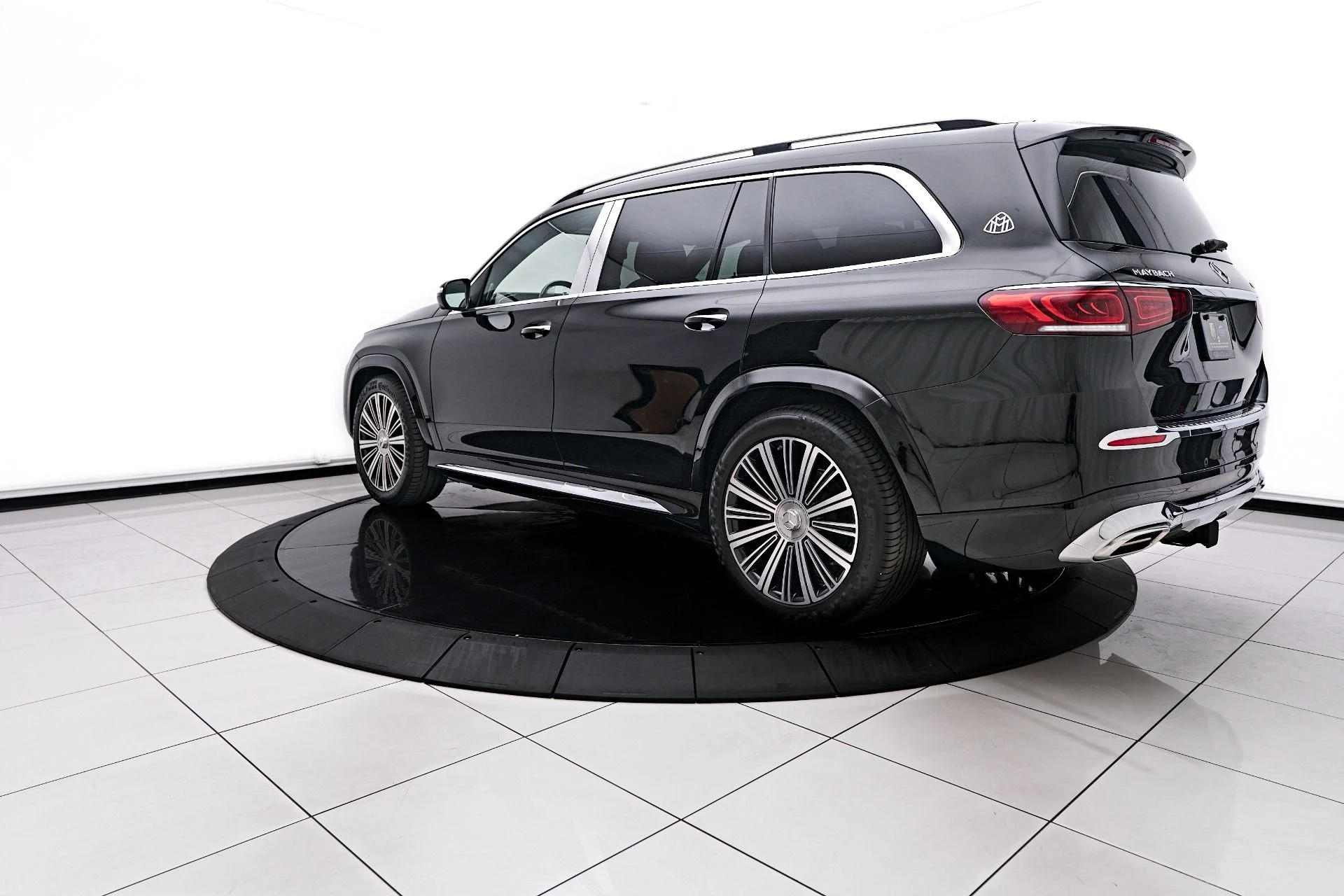 mph010_1174426161_Used_2023_Mercedes_Benz_GLS_Maybach_GLS_600_1762799203_208edfcdbf