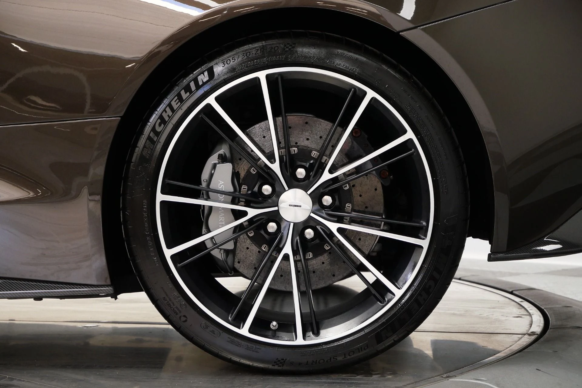 mph010_1174617437_Used_2014_Aston_Martin_Vanquish_Hourglass_Quilting_Beautiful_Color_V12_Power_1770409354_56e49048a9