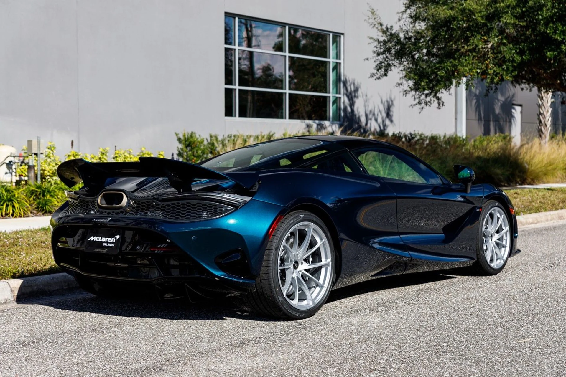 mph010_1180276640_646_p11_l_6e82f5a94c