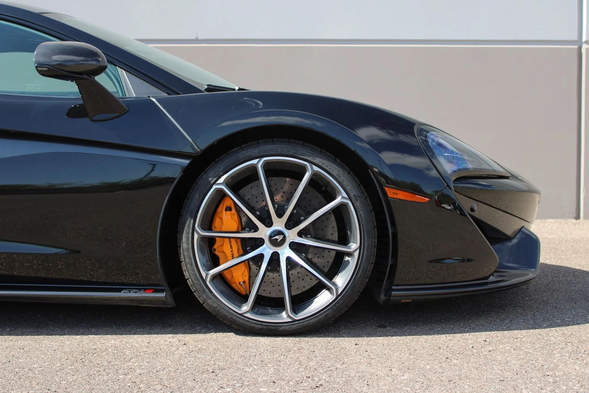 mph010_1181353036_Used_2019_MCLAREN_570_S_1727566589_9cbcdc20fe